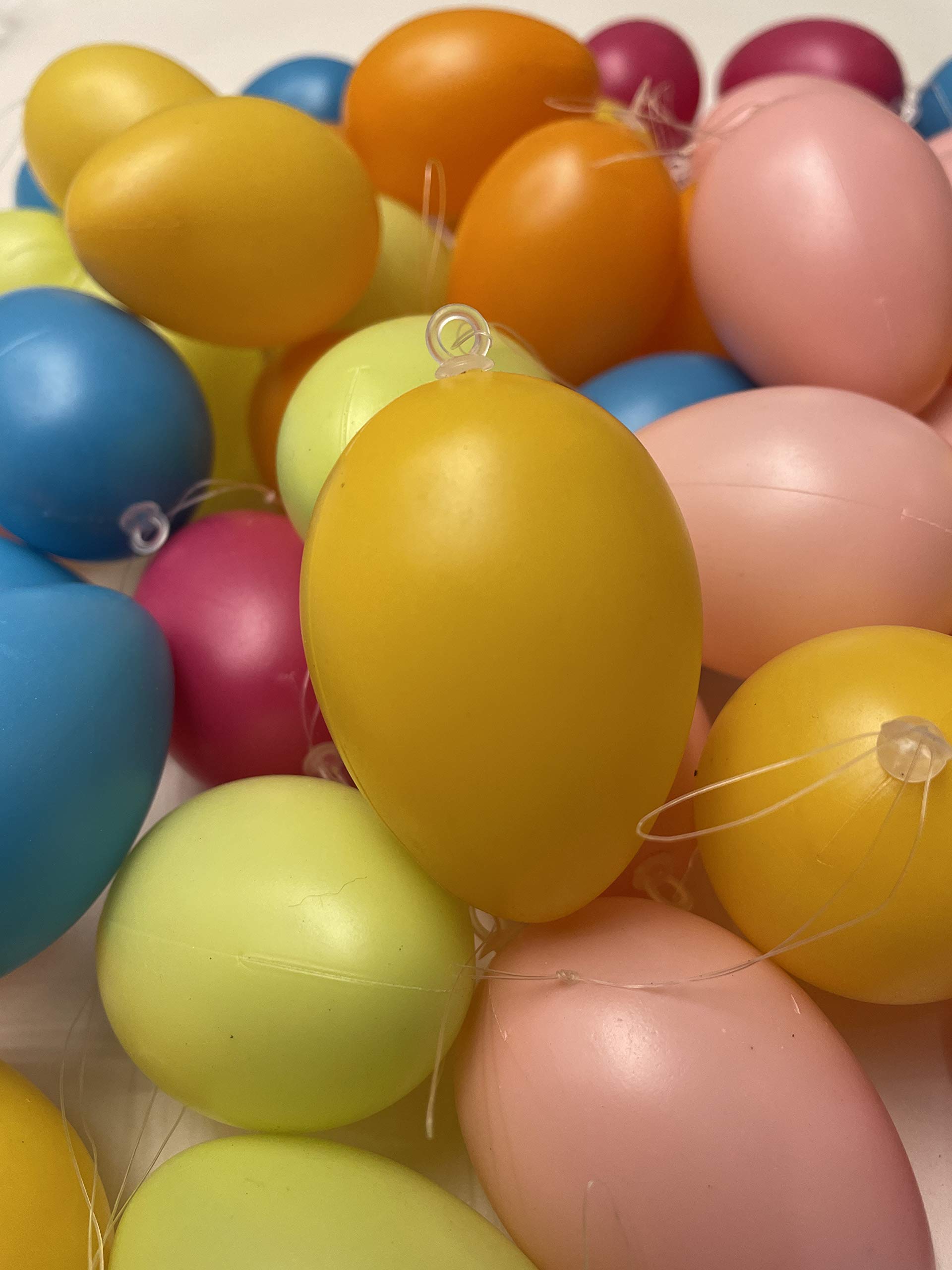 khevga Ostereier Kunststoff 36er Set Bunte Ostereier mit Band, 36er & 60er Set – Wetterfeste Osterdeko für draußen & innen, perfekt für Osterbaum & Frühling