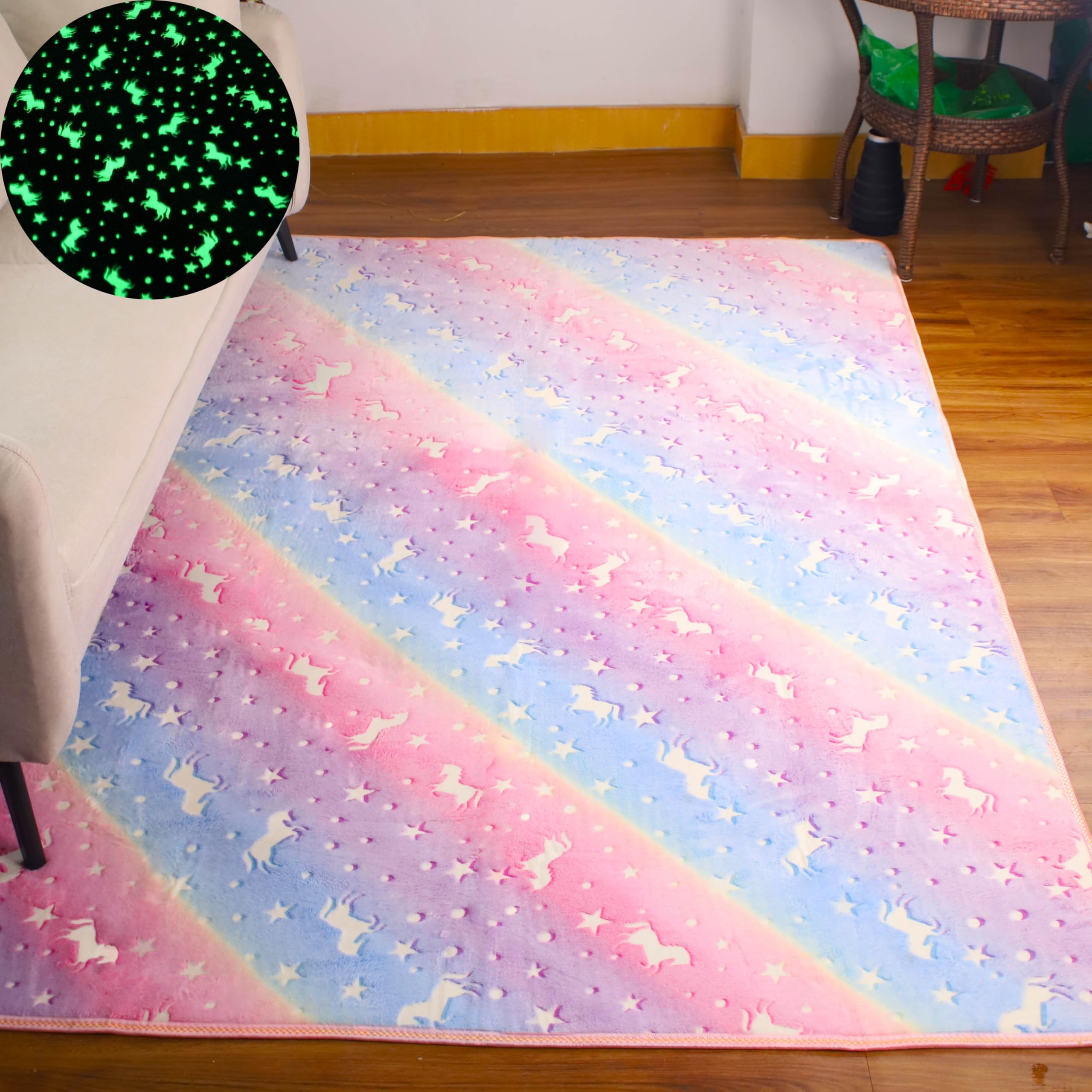 Skeiyo Alfombra que brilla en la oscuridad, alfombras luminosas para dormitorio, sala de estar, alfombra elástica de pelo bajo, alfombra colorida rosa, unicornio arcoíris, 80 x 160 pulgadas