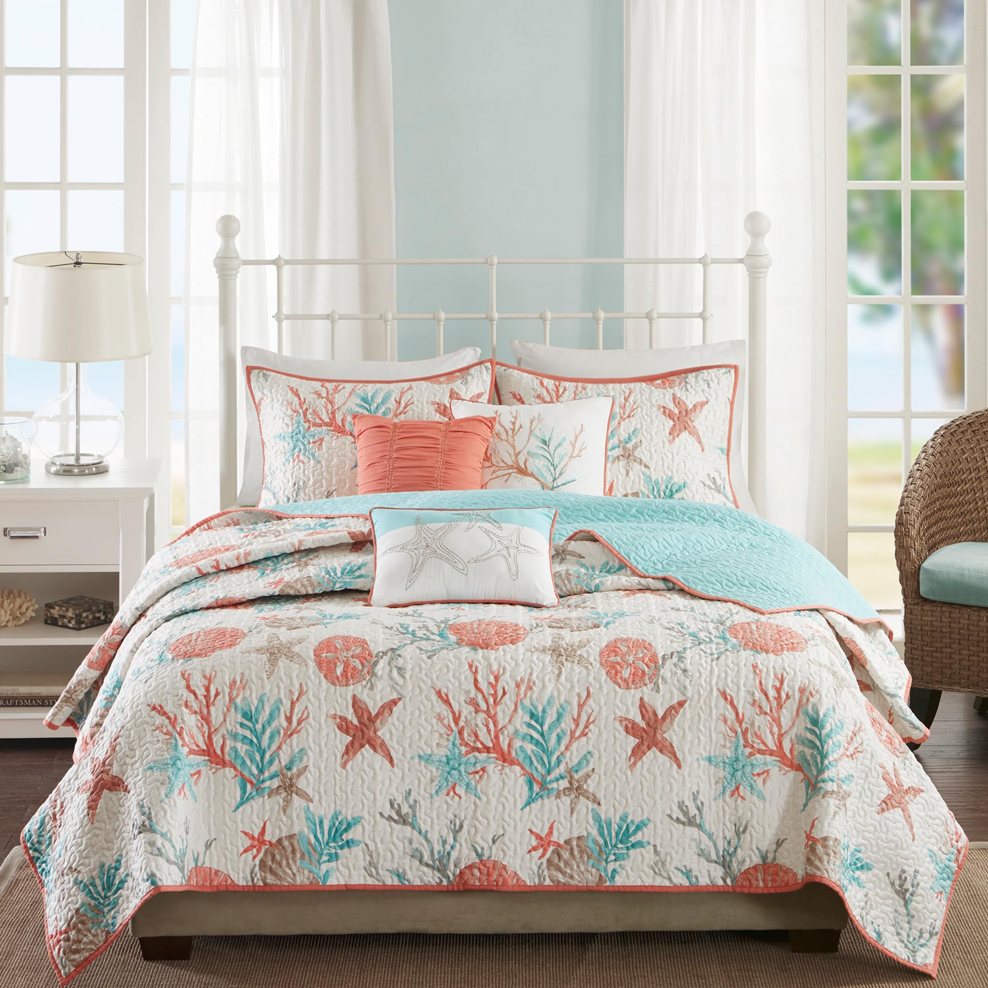 Madison Park Quilt Set Cottage Coastal Design, Starfish Print - All Season, Coverlet Bedspread Lightweight Bedding Layer, Shams, Toss Pillows, Full/Queen(90"x90"), Pebble Beach Coral 6 Piece