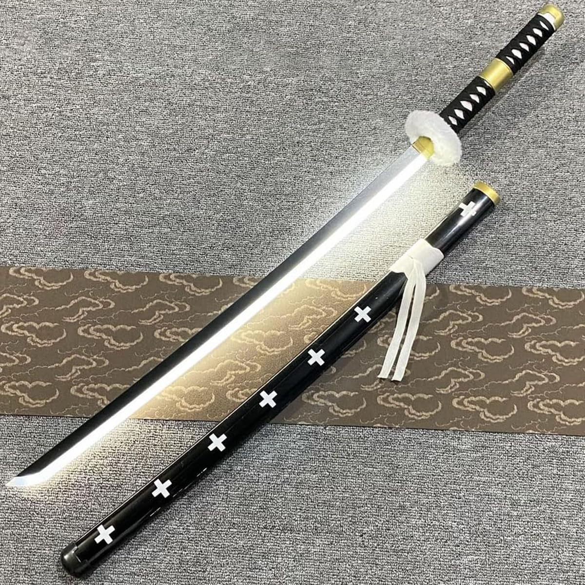 Amazon.co.jp: 日輪刀 発光刀 鬼滅の刃 コスプレ 道具 「104cm 大人用