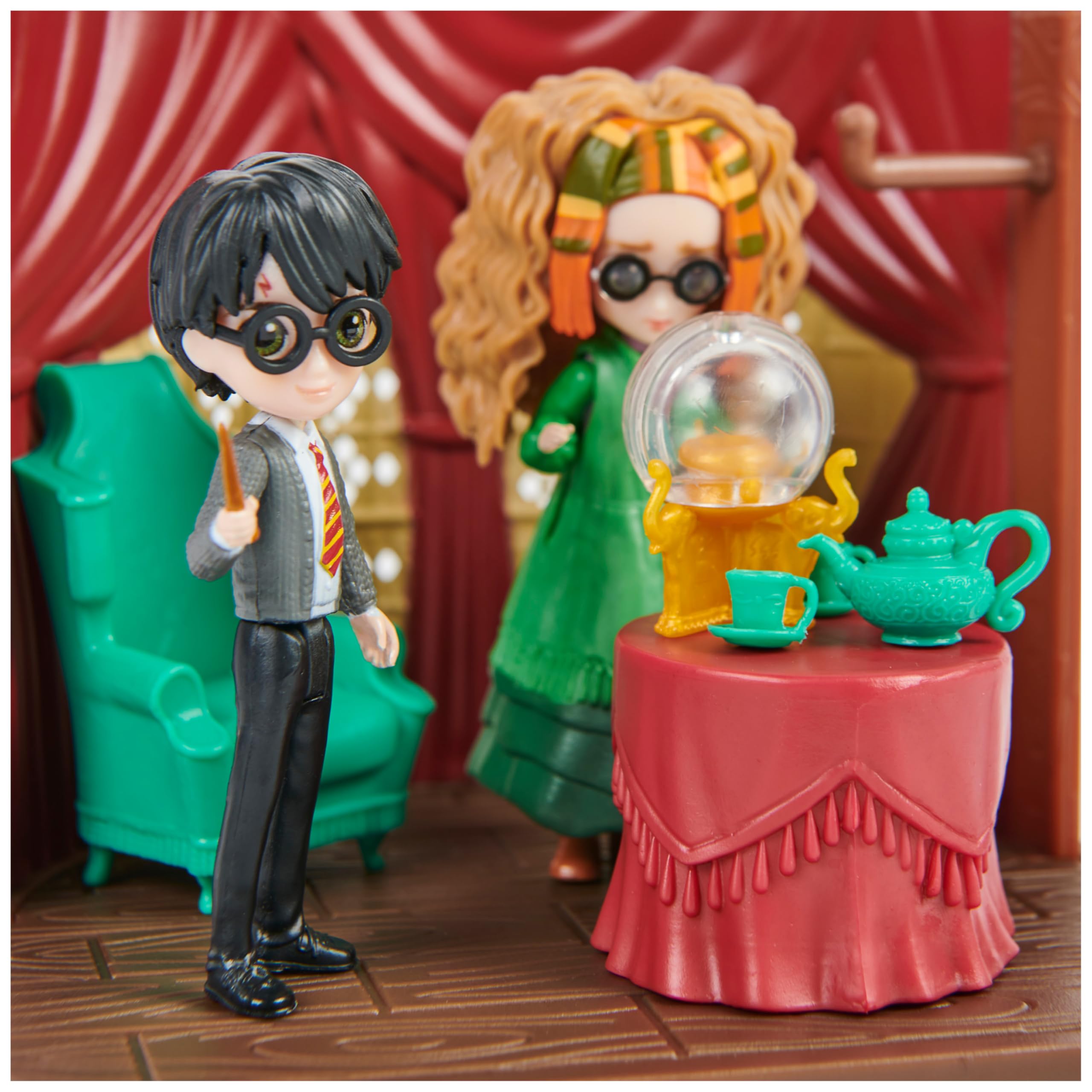 HARRY POTTER - PLAYSET COURS DE DIVINATION MAGICAL MINIS WIZARDING WORLD - Coffret Univers Magique Cours De Divination Avec 2 Figurines Exclusives Et 6 Accessoires - Jouet Enfant 6 ans et +