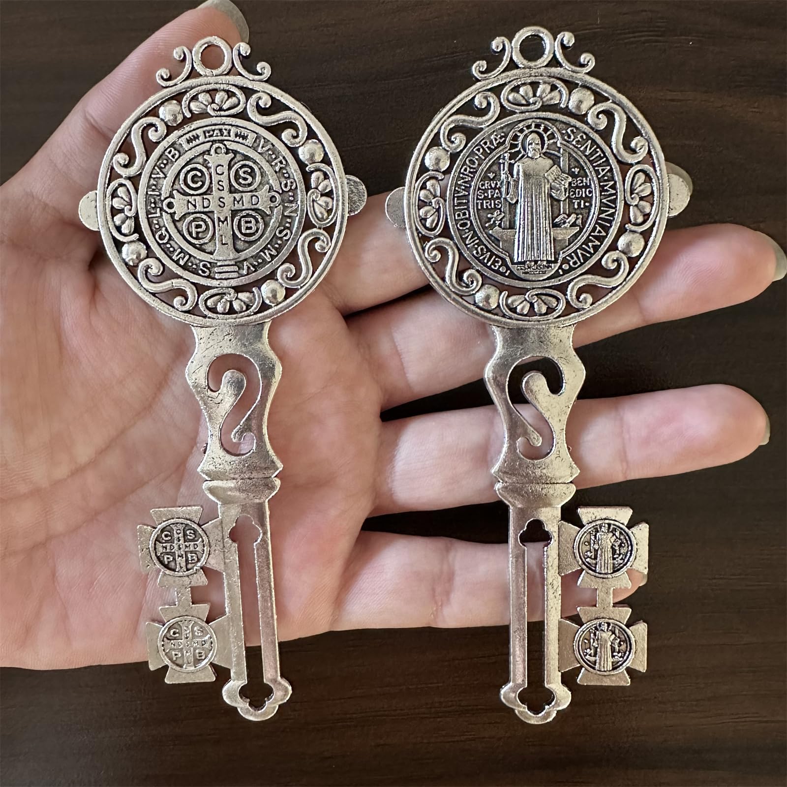2Pcs/Set Enamel Double Side Saint Benedict 4.9inchX2.9inch Key Blessing For Protection - Medalla de san benito Home and Door hanger - Wall Hanger Catholic Easter Day Gifts - Llave de San Benito Gift (Silver)