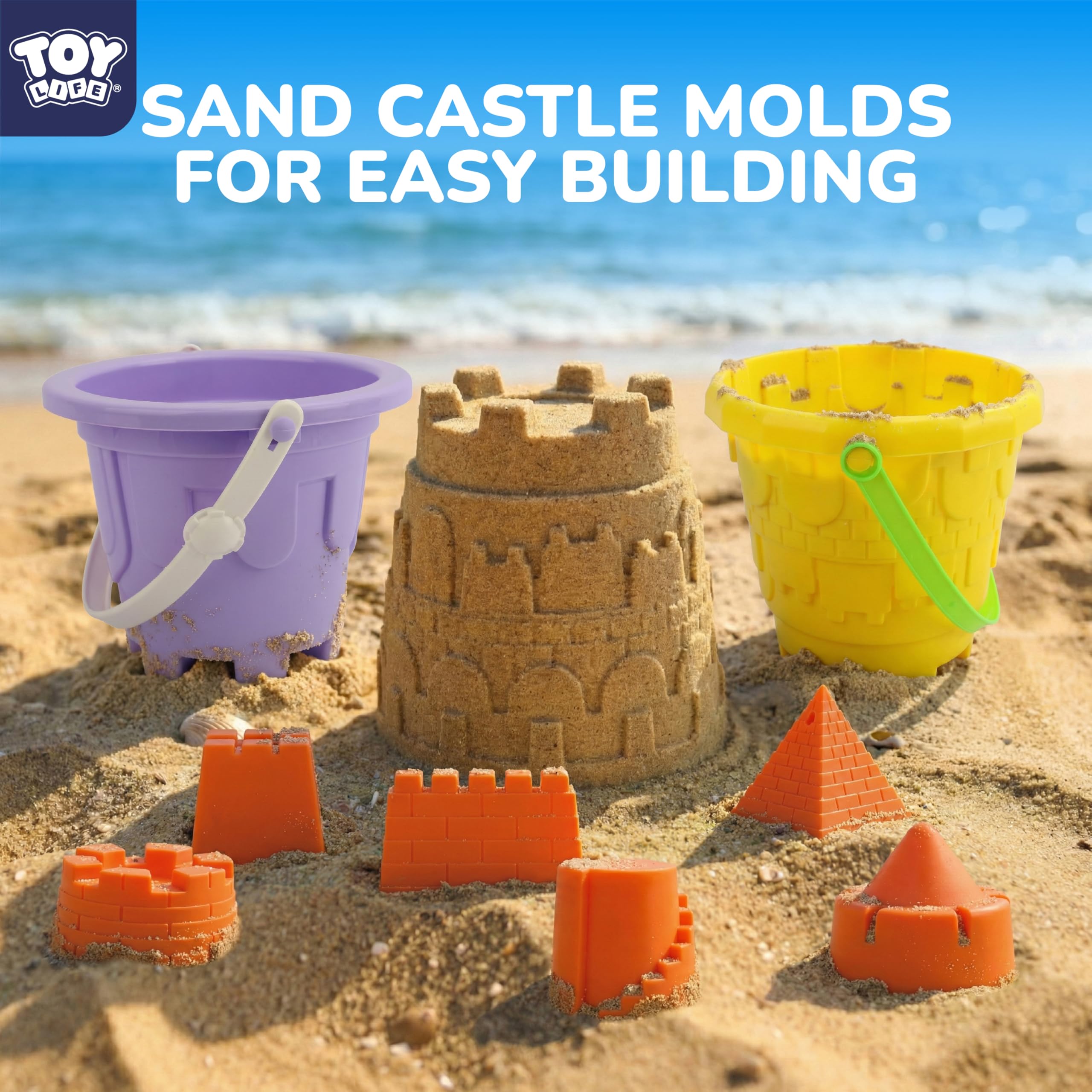 TOY Life - Sandburg Eimer Set für Kinder, 2 Eimer mit Netzbeutel, 6 Formen, 2 Schaufeln, bunte Strandspielzeug aus Kunststoff zum Spielen im Sommer