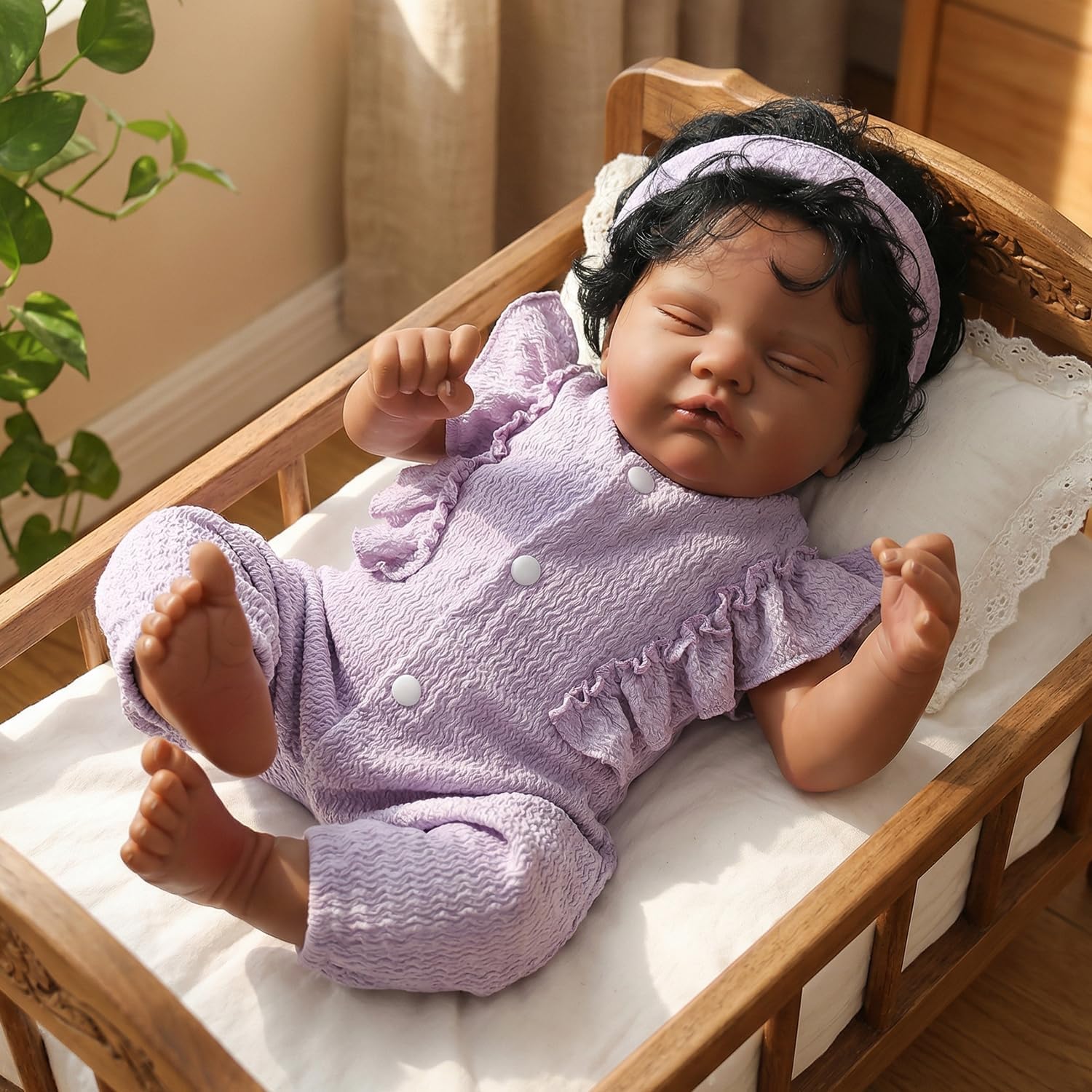WOOROY Reborn Baby Dolls Black Girl - 18 Inch Lifelike African American Newborn Doll, Real Life Sleeping Babies Weighted Soft Cloth Body, Gift Toy Set with Accessories for Kids Age 3+