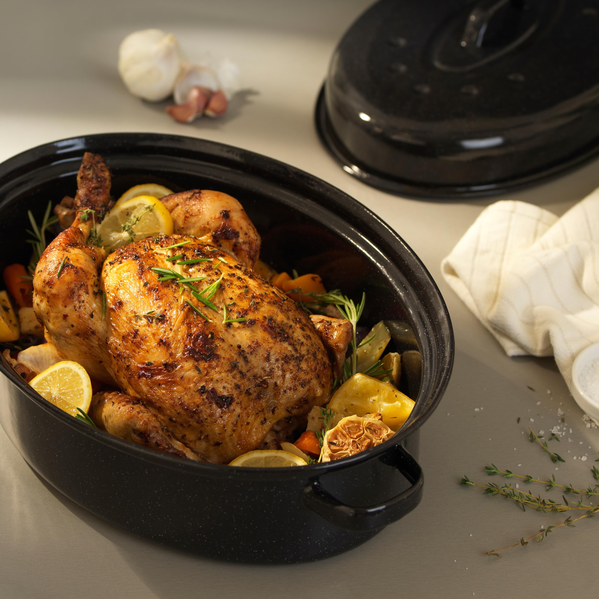 Russell Hobbs CW11491 Fuente Oval Para Horno De 36 cm, Con Tapa, Molde Con Revestimiento De Esmalte Vítreo, Ideal Para Asar Y Sartén Alimentos, Apto Para Lavavajillas, Negro