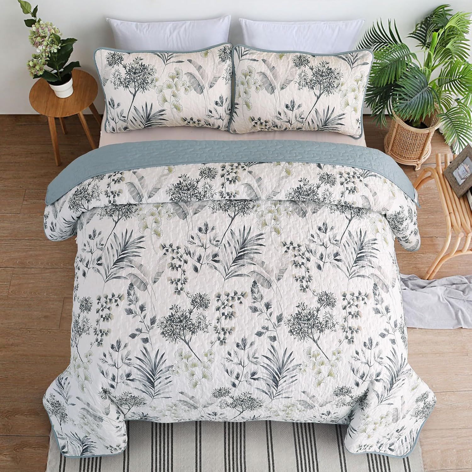 Anibedding Queen Size Quilt Sets Blue Floral Pattern Quilt Bedding Set, 3 Pieces Botanical Quilt Soft Microfiber Bed Coverlet for All Season(96" x 90) - Image 3