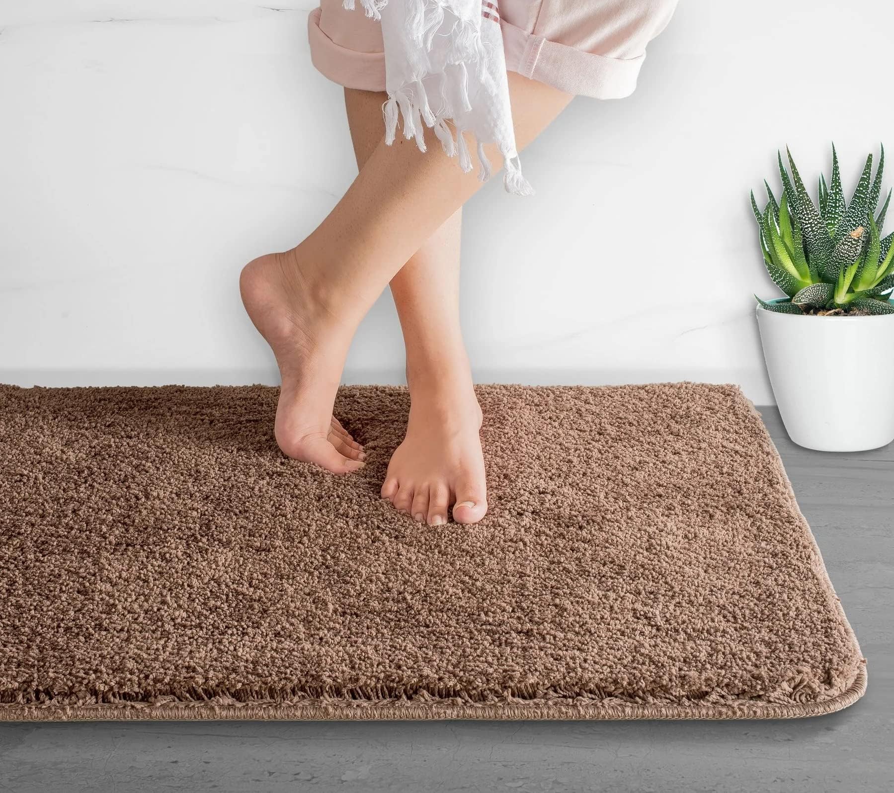 MAA HOME CONCEPT (35x50 cm Solid 1500 GSM Microfiber Bath Mat Super Absorbent/Anti-Skid Mats for Bathroom/Bedroom/Door Mat/Kitchen/Floor Mat (Brown Pack of-1)