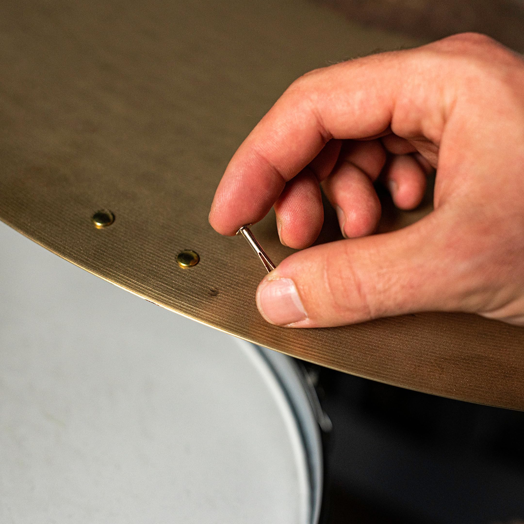 Meinl Drum Tech Kit – Caja Pack de Accesorios de Batería (46 piezas) con llave de afinación, fieltros de platillo, tornillos, apagadores de gel Drum honey y más (MDTK)
