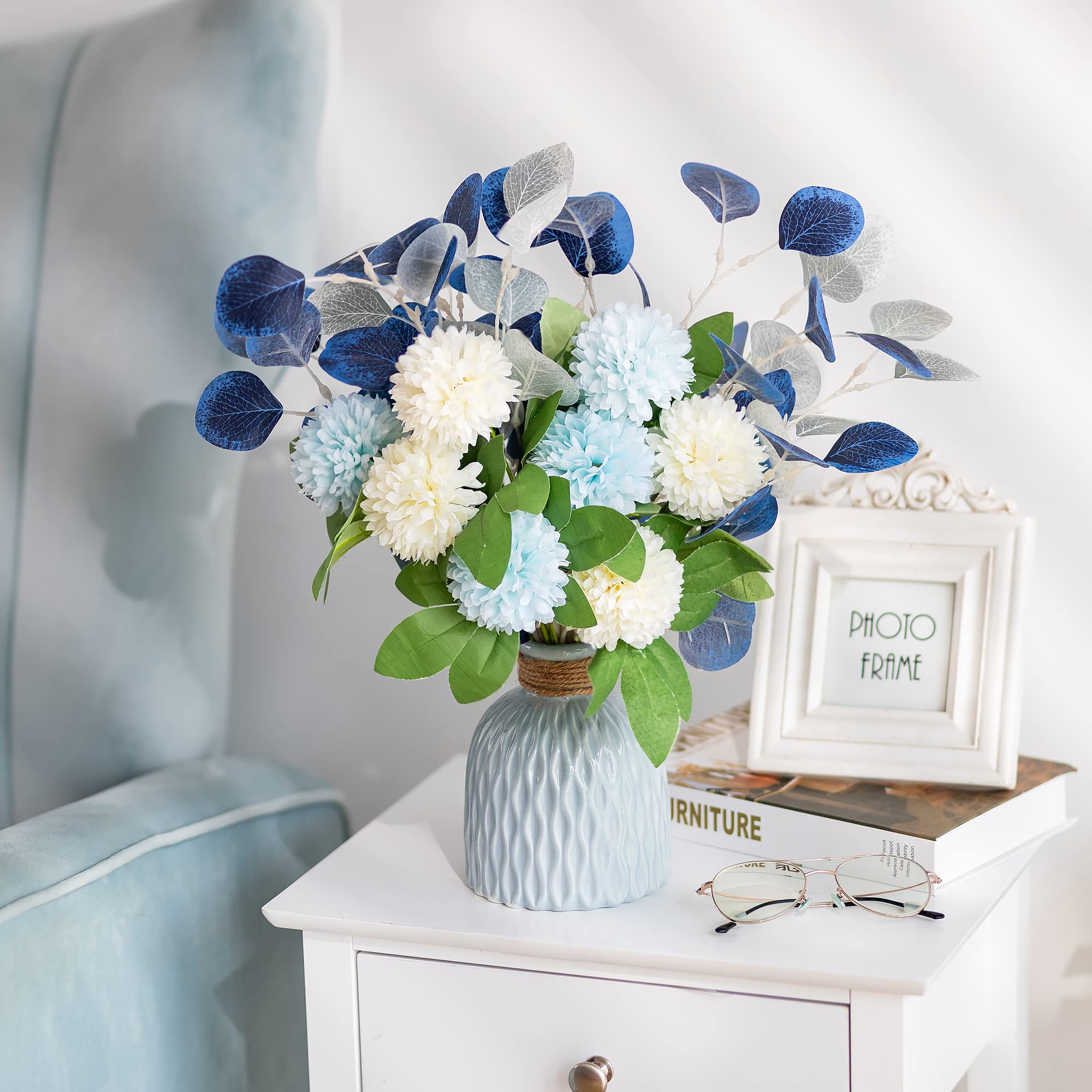 BLOSMON Kuenstliche Blumen mit Vase Tischdeko Kunstblumen im Vasen Plastik Blumenstrauss Unechte Dekoblumen Blau Seidenblumen Blumengestecke für Balkon Garten Hochzeit Wohnzimmer Drinnen Tisch Deko