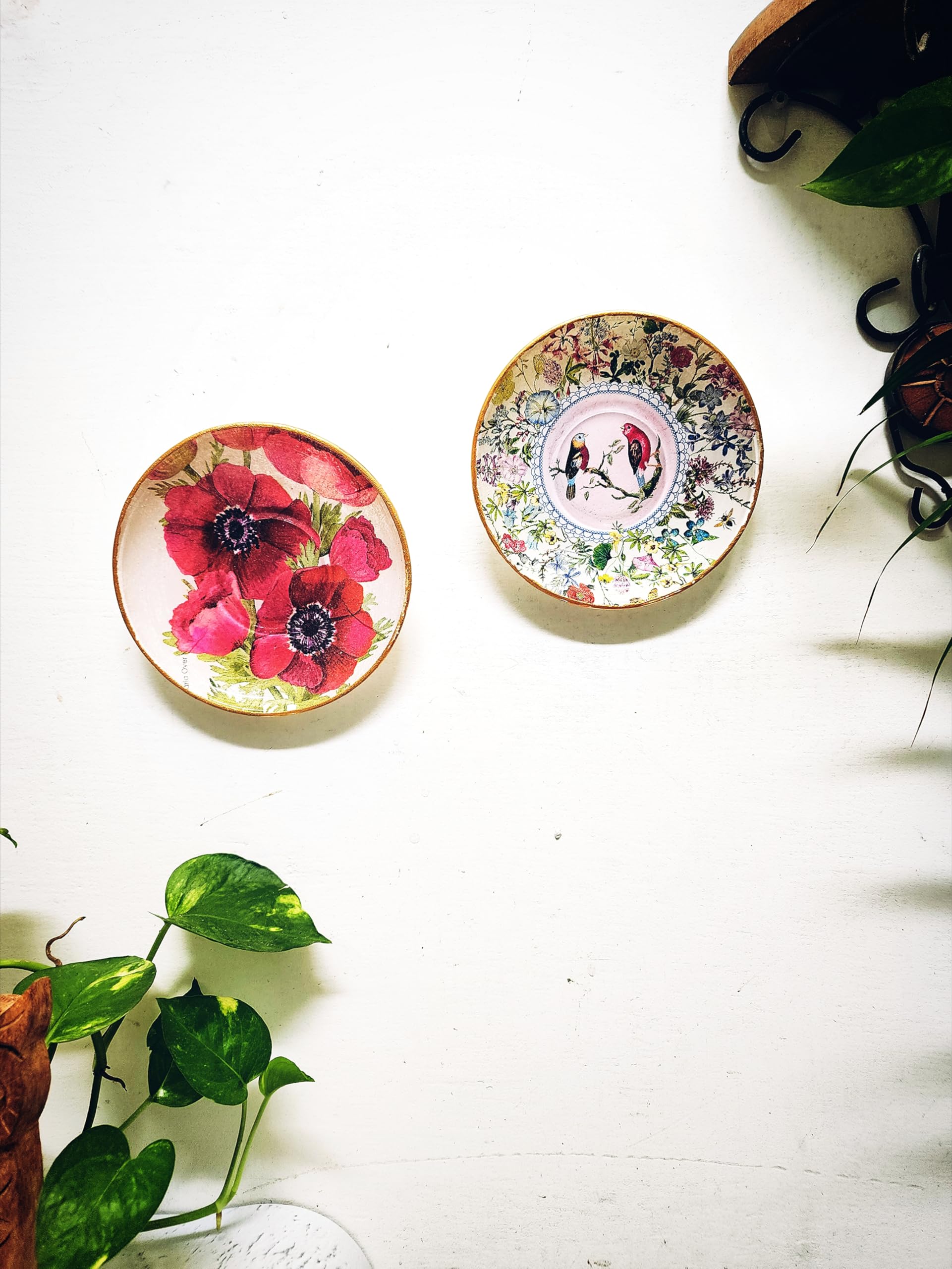 Handmade Buzz Wall Plates, Handcrafted Decorative Plates Wall Hanging Glass Plate for Office, Home, Living Room, Kitchen, Hotel, Cafe, Wall Decoration Glass Plates, Modern Decor, Pack of 2 (5.5 Inch) (B0BN3QL6SJ) Amazon Price History, Amazon Price Tracker