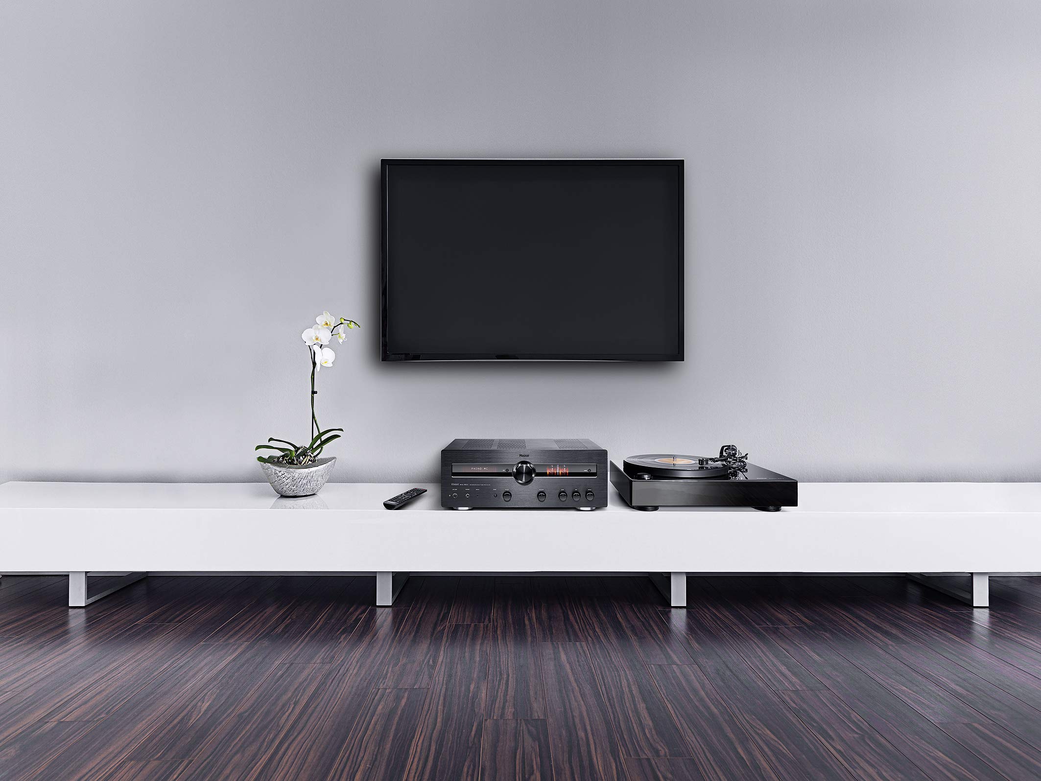 Magnat MA 900 - Amplificador híbrido estéreo Robusto con Frontal de Aluminio Alta Potencia de Salida para un Sonido estéreo