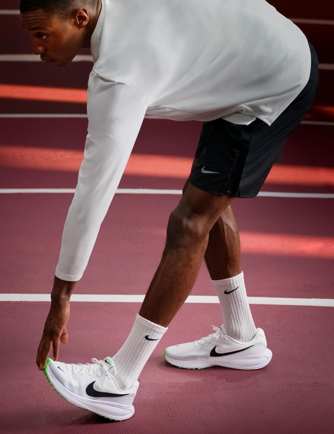 Nike Men's Revolution 8 Road Running Shoes - Image 2