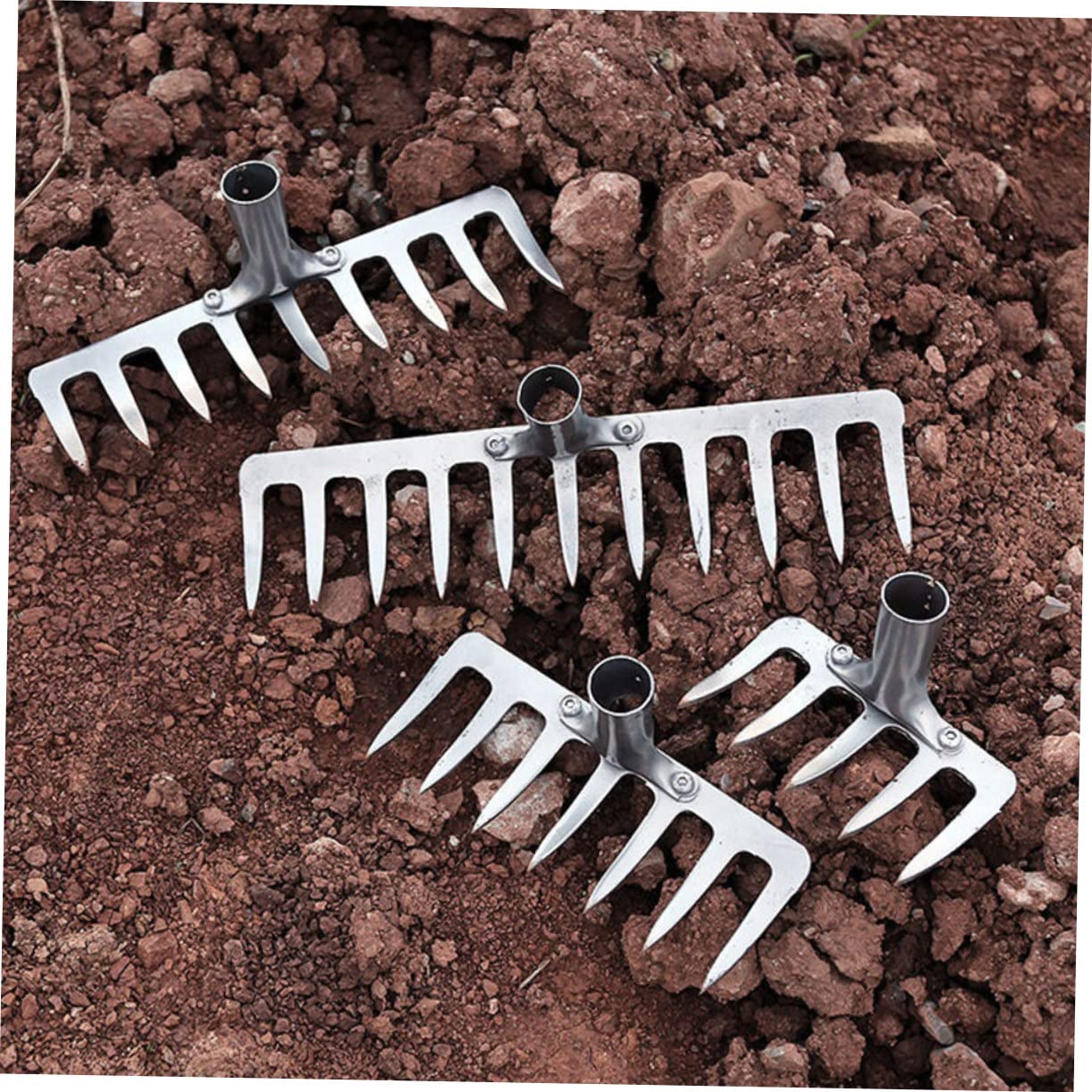 Rastrillo para desherbar Gardenia de 2,0,60" (152 cm) de Hierro Forjado con exclusivos 6 púas reforzadas de Doble Filo y Mango Largo de Madera Jardines y céspedes.