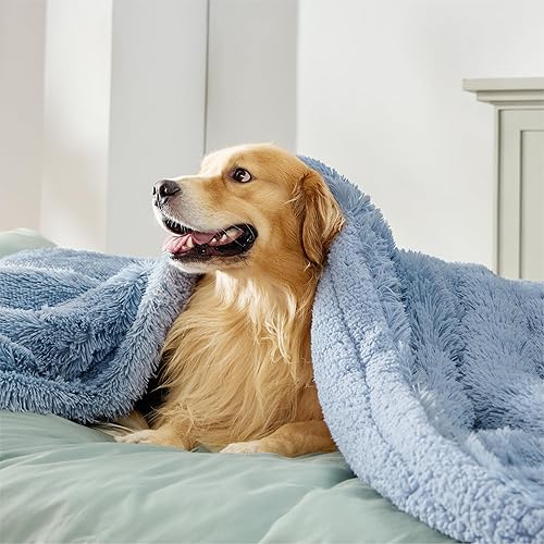 Bedsure Mantas impermeables para perros grandes  Manta calmante de gatos para cama, protector lavable, manta larga de piel sintética para cachorros,