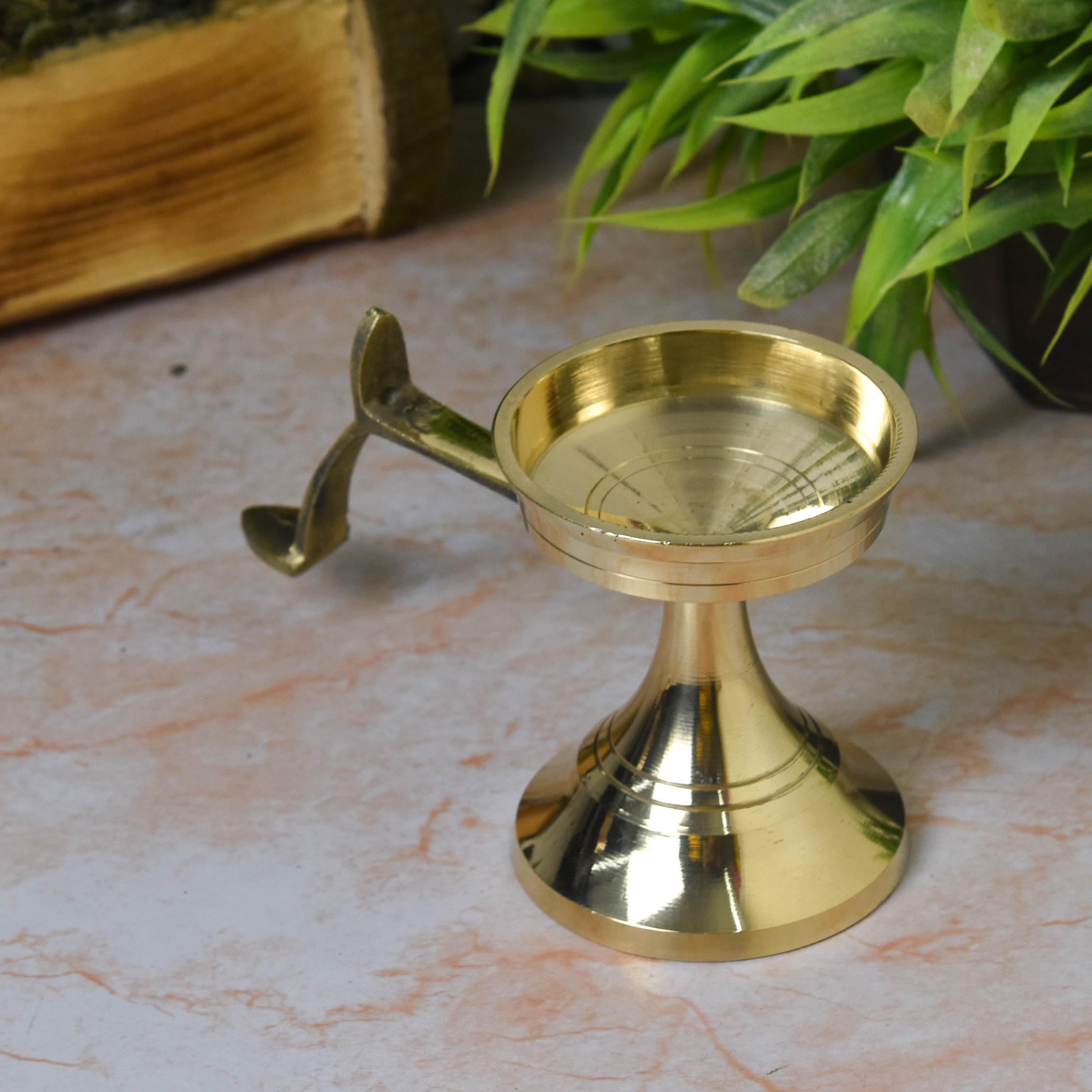 NEETU ARTS Pure Brass GOL Aarti Heavy Stand for Pooja Home Temple Decor - (3 inches, 200gm) (B0CKCDFZ6P) Amazon Price History, Amazon Price Tracker