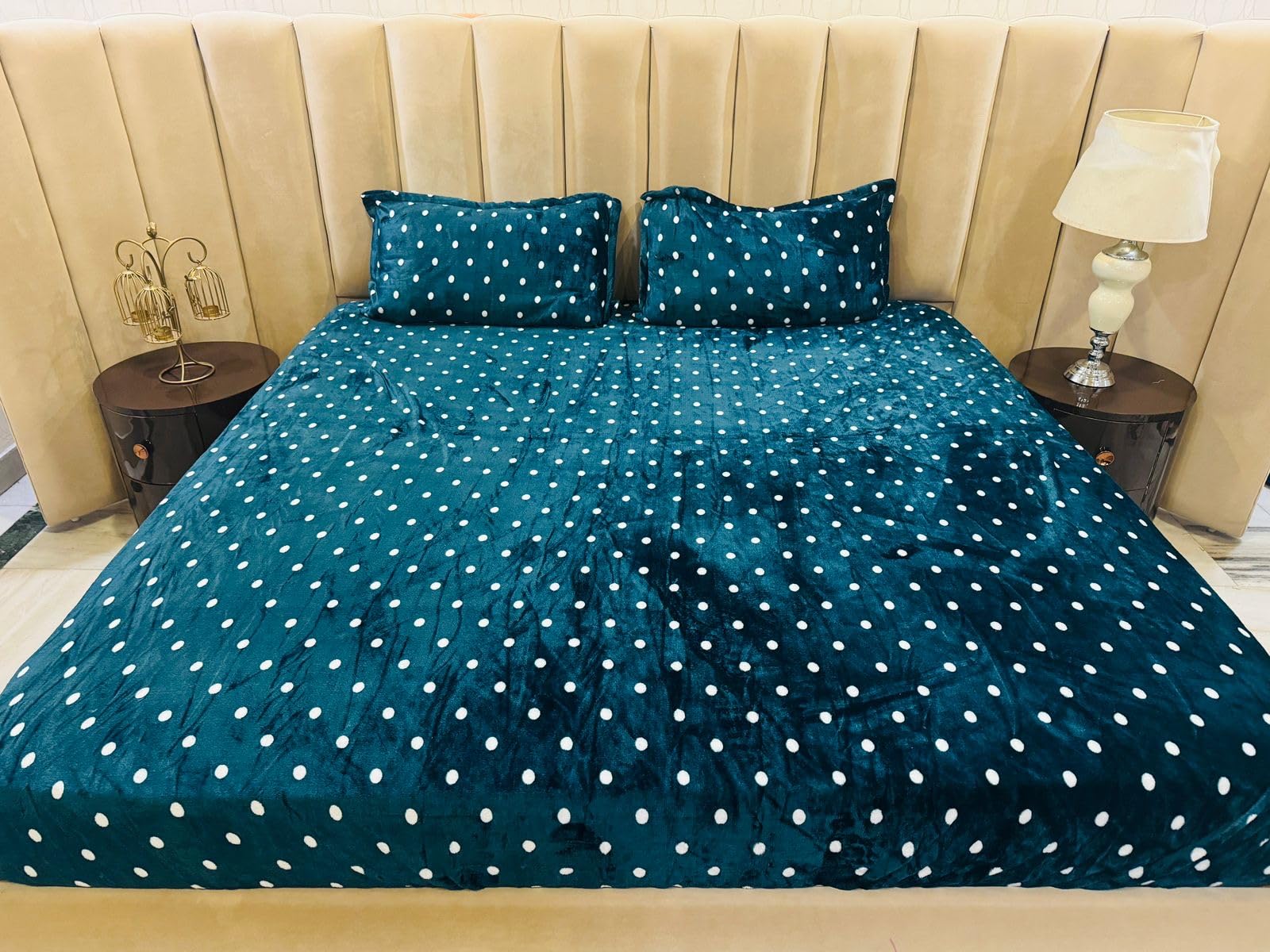 Nanki's New Winter Edition Velvet Warm King Size Bedsheets (Size 274 x 274 cms), with 2 Pillow Covers (Size 48x68 cms) (Teal Blue Polka)