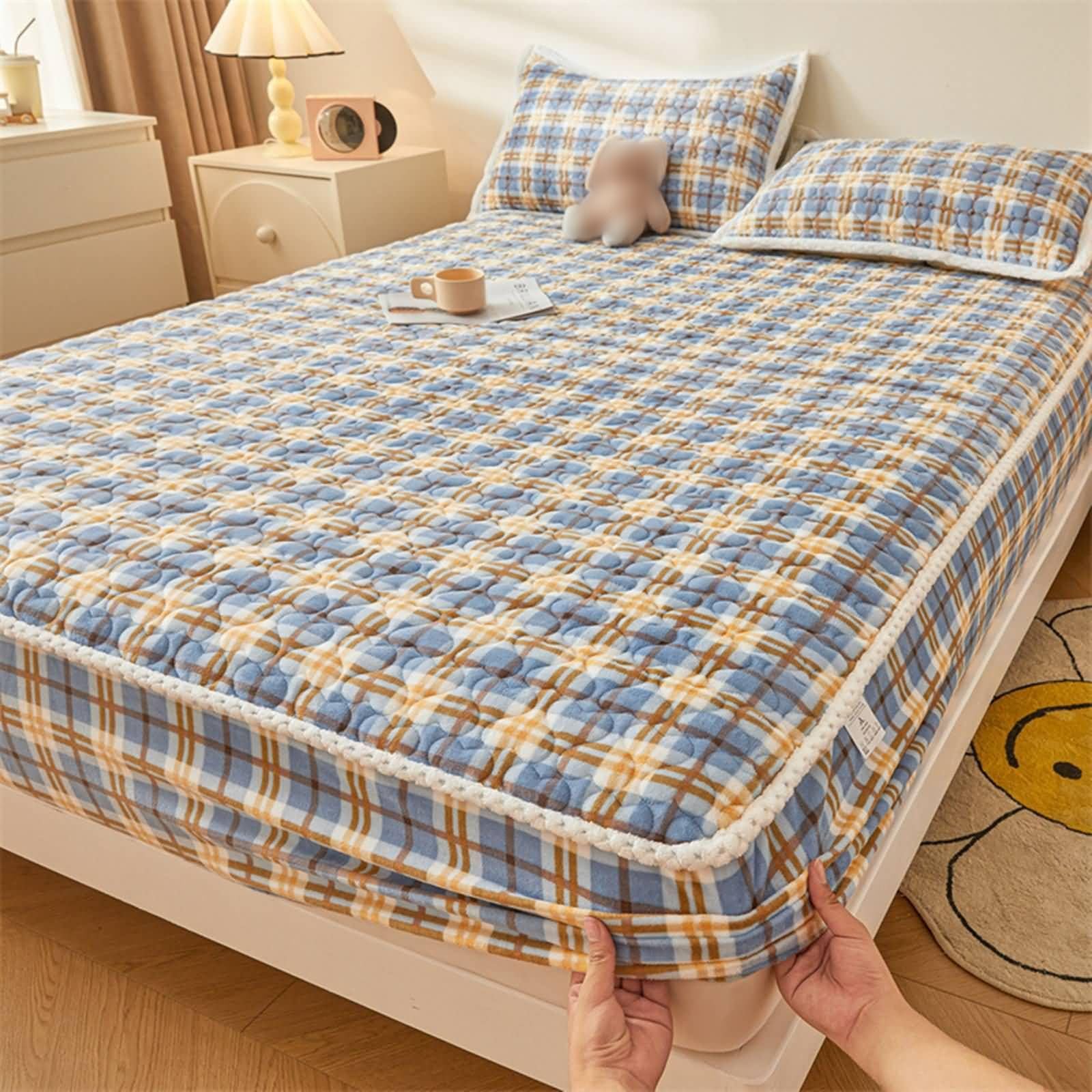Drap-housse motif treillis bleu café pour créer un nid douillet dans votre chambre