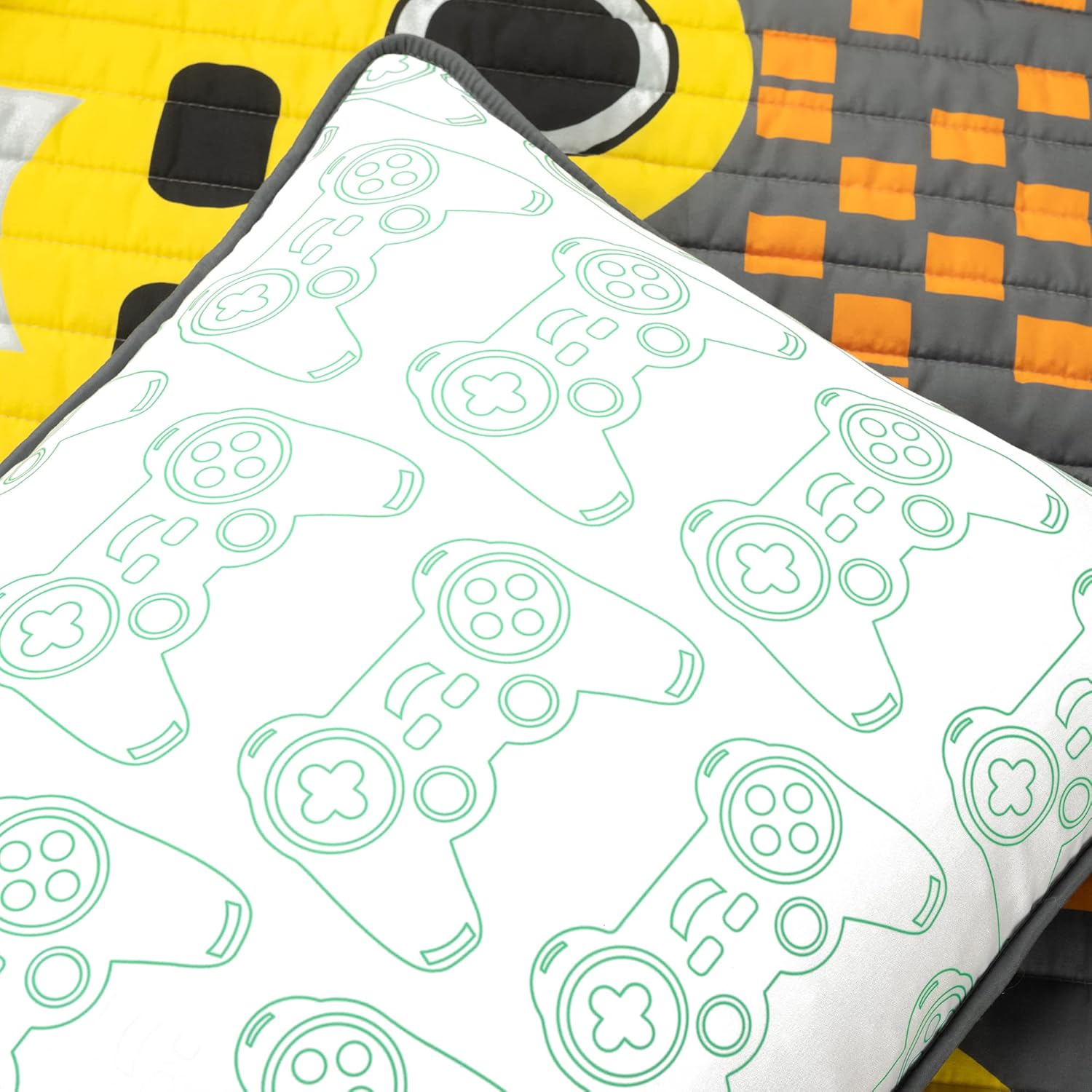 Lush Decor Video Games Reversible Quilt Queen Size 4 Piece Set Full/Queen Gray & Yellow - Kids Bedding Set Queen Quilt - Kids Bedroom Decor
