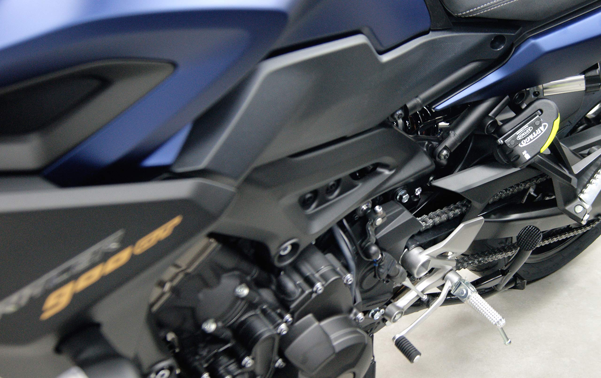 ARTAGO 30X6 Pack Antifurto Bloccadisco con Allarme 120db Alta Sicurezza + Supporto per Yamaha MT-09 e Tracer 900, Omologato Sra e Sold Secure Gold