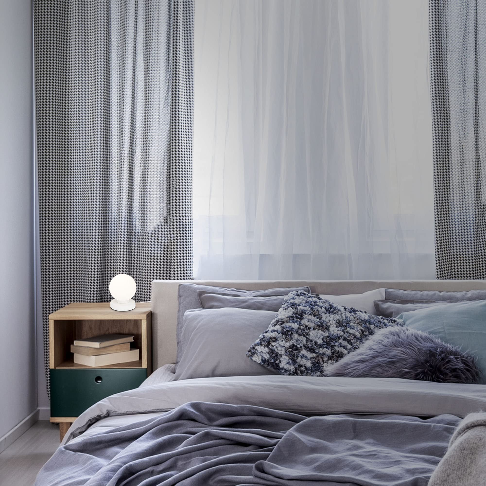 Image secondaire de Lampe de Chevet Briloner en Verre Opale - Design Élégant et Polyvalent