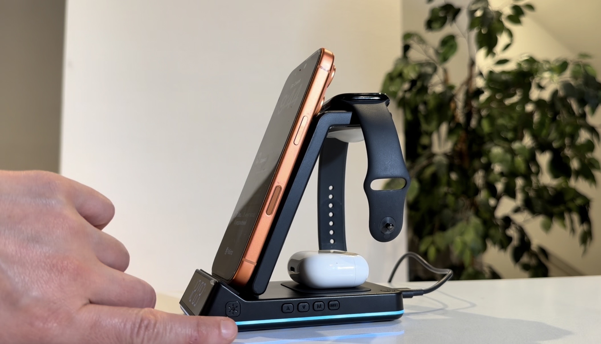 Watch Upgrade your charging with this 7-in-1 wireless station on Amazon ...