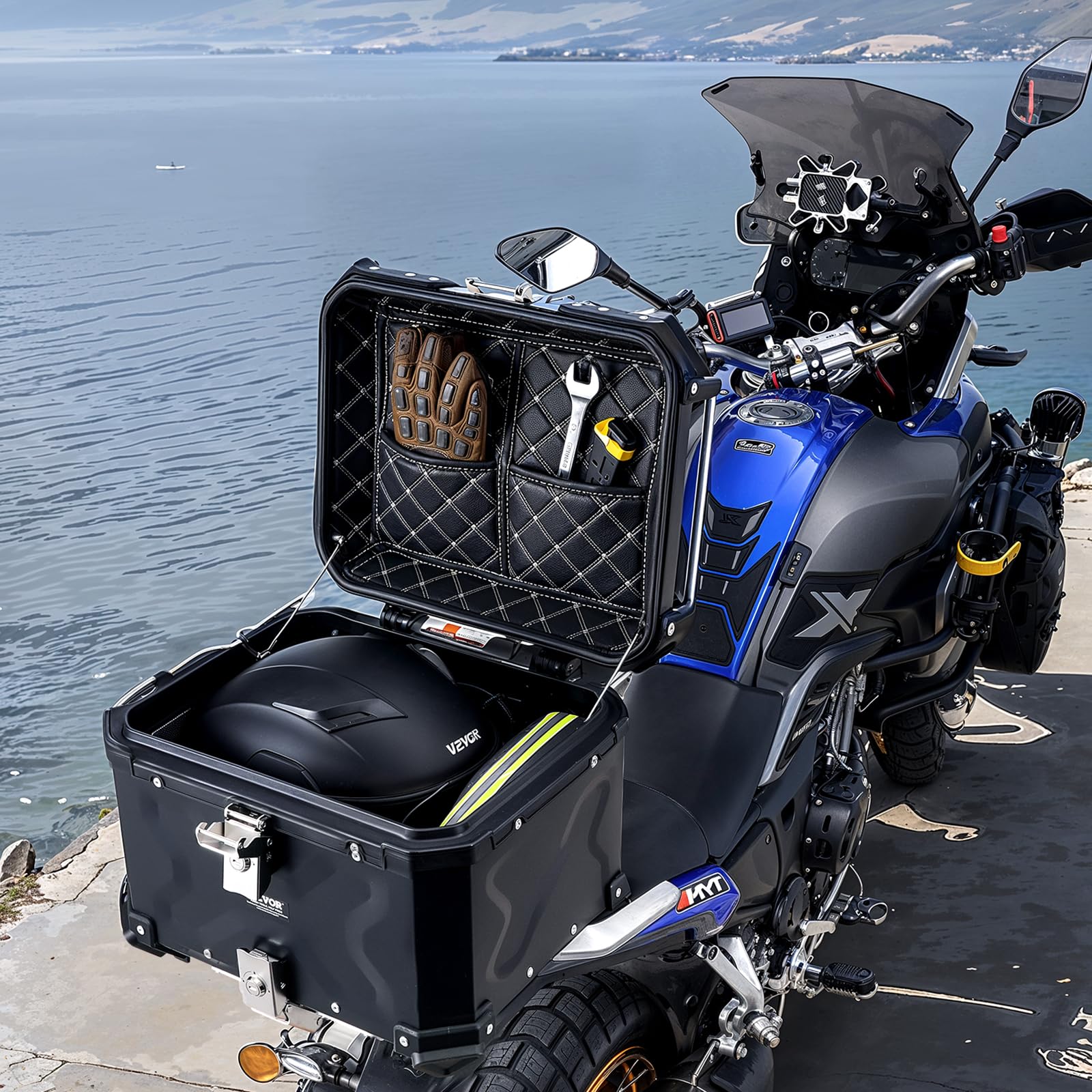 VEVOR Baúl para Motocicleta, Baúl Trasero Universal de Aleación de Aluminio con Forro de Cuero, 55 L, con Cerradura y Cojín Trasero, Apto para el 99% de los Cuadros de Motocicleta, 470 x 430 x 367 mm