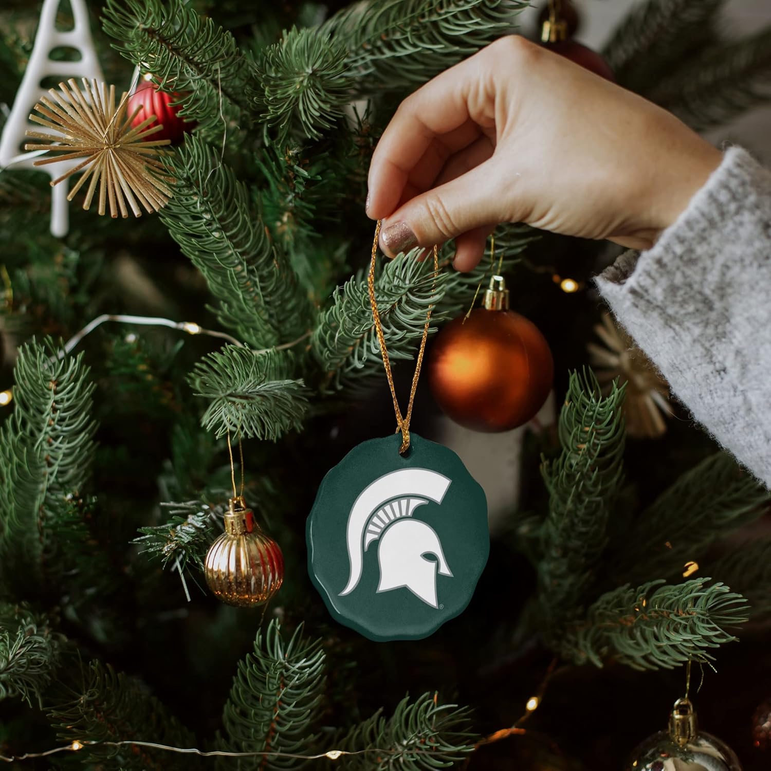 GRAPHICS & MORE Michigan State Spartan Logo Porcelain Scalloped Holiday Christmas Tree Ornament - 2.8" (7.1 cm) - Image 5