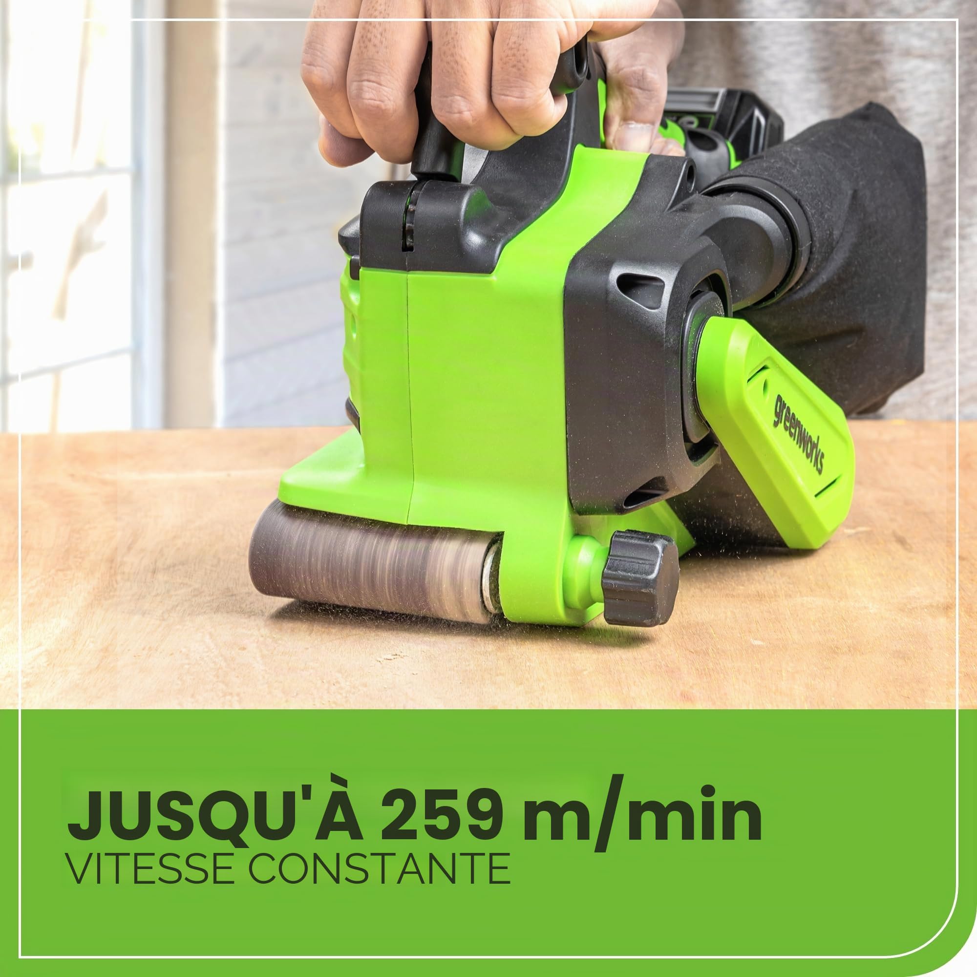 Greenworks Kit de ponceuse à bande sans fil 24 V sans balais de 7,6 x 45,7 cm avec sac à poussière et papier abrasif grain 60, outil uniquement