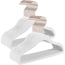 SONGMICS Grucce Appendiabiti Bambini, Set di 50 Grucce Salvaspazio con Ganci Girevoli a 360° Color Oro Rosa, in Velluto Antiscivolo per Armadio Cameretta, Bianco Nuvola CRF027W01