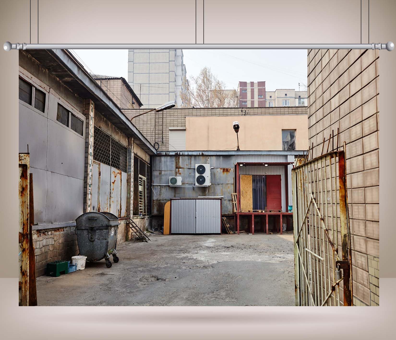 20x10FT (6x3m) Cortile Di Servizio Industriale Sfondo Fotografico | Officina Usurata Nel Retro Cortile Fondale In Tessuto,Cancelli Metallici Impianti,Per Eventi Urbani E Ritratti,Photo Booth