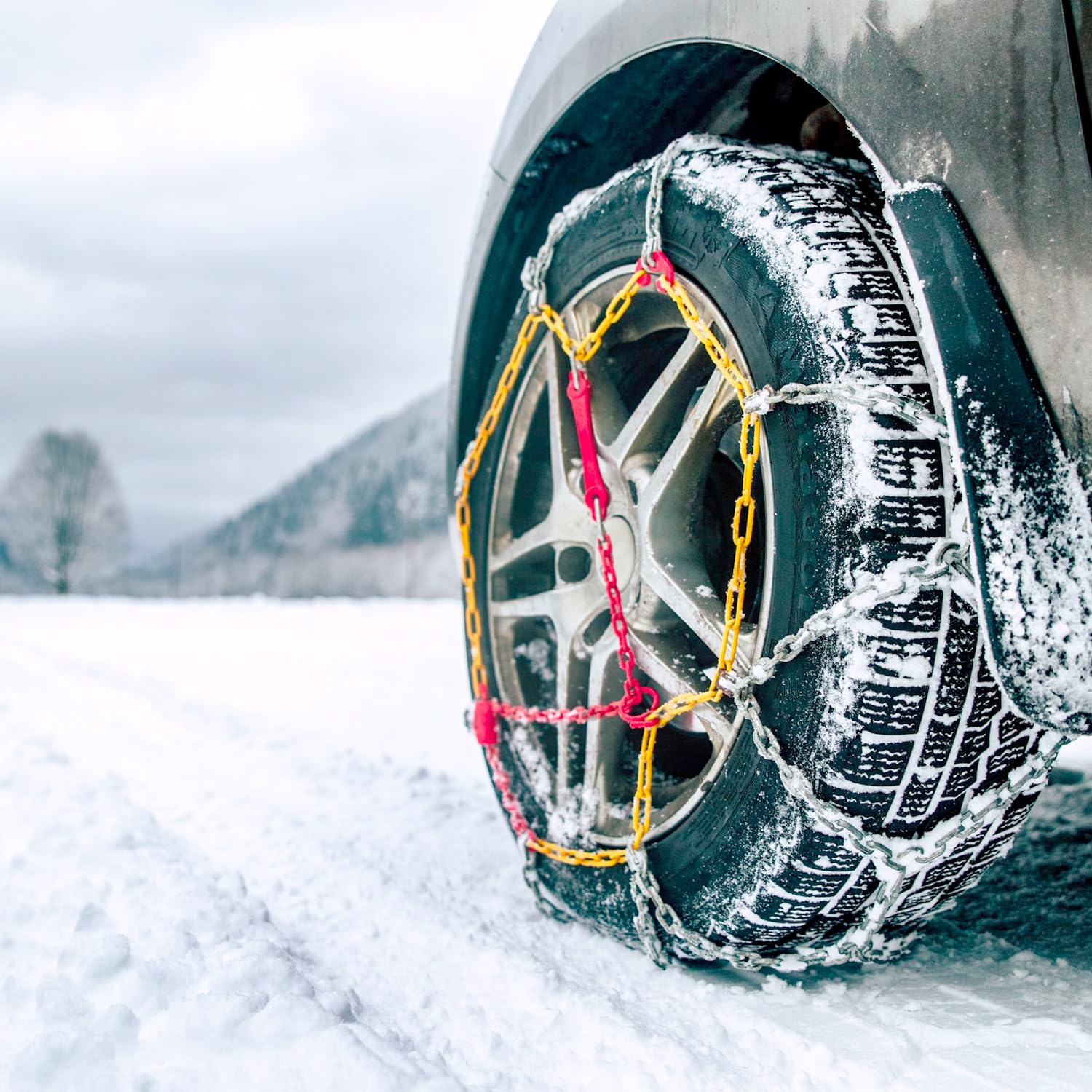 Avilia Catene da Neve in Acciaio Cementato per Auto Taglia 6,5 - Ideali per Viaggiare in Strade con Neve e Ghiaccio con Comodo Sistema di Autotensionamento Omologata in ITALIA