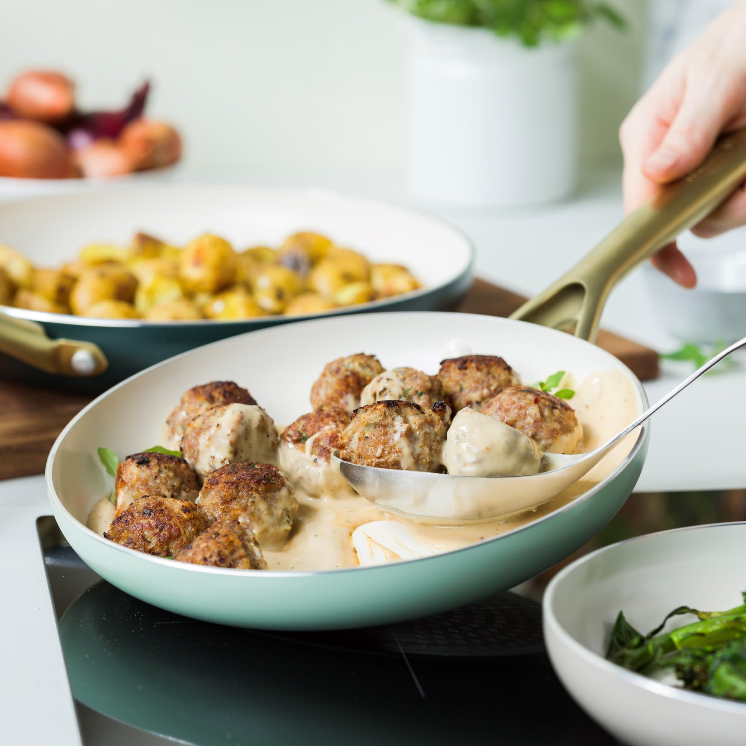 GreenPan Shades Set di 3 Padelle Antiaderenti in Ceramica Ø 20/24/28 cm, Senza PFAS, Adatte all'Induzione, Manici in Acciaio Inox Color Champagne, Lavabili in Lavastoviglie, Naturale