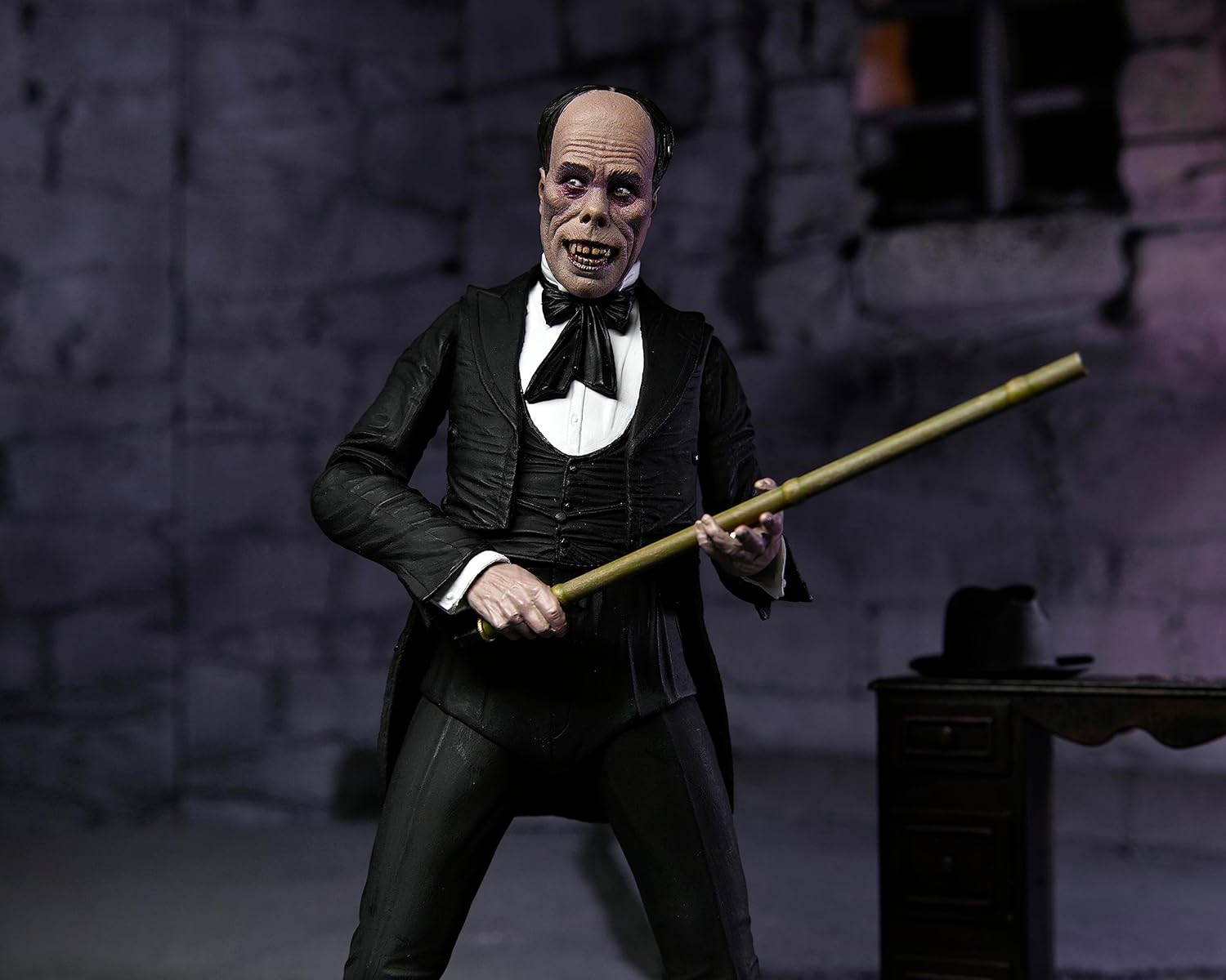 NECA - Phantom of the Opera (1925) - 7" Scale Action Figure - Ultimate The Phantom of the Opera (Color)