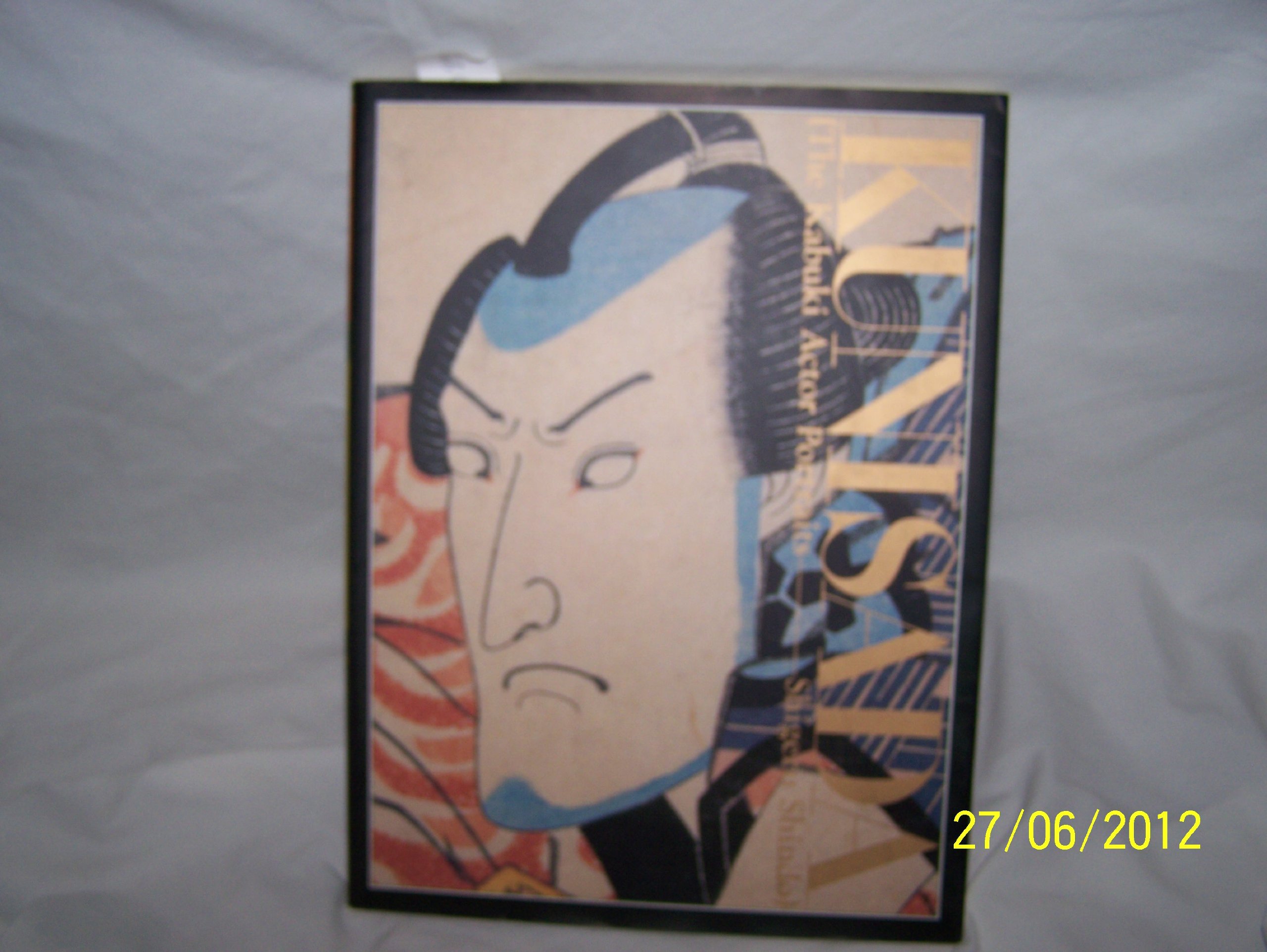 Kunisada Kabuki Actor Portraits sublimer votre décoration intérieure avec ce livre de salon japonisant