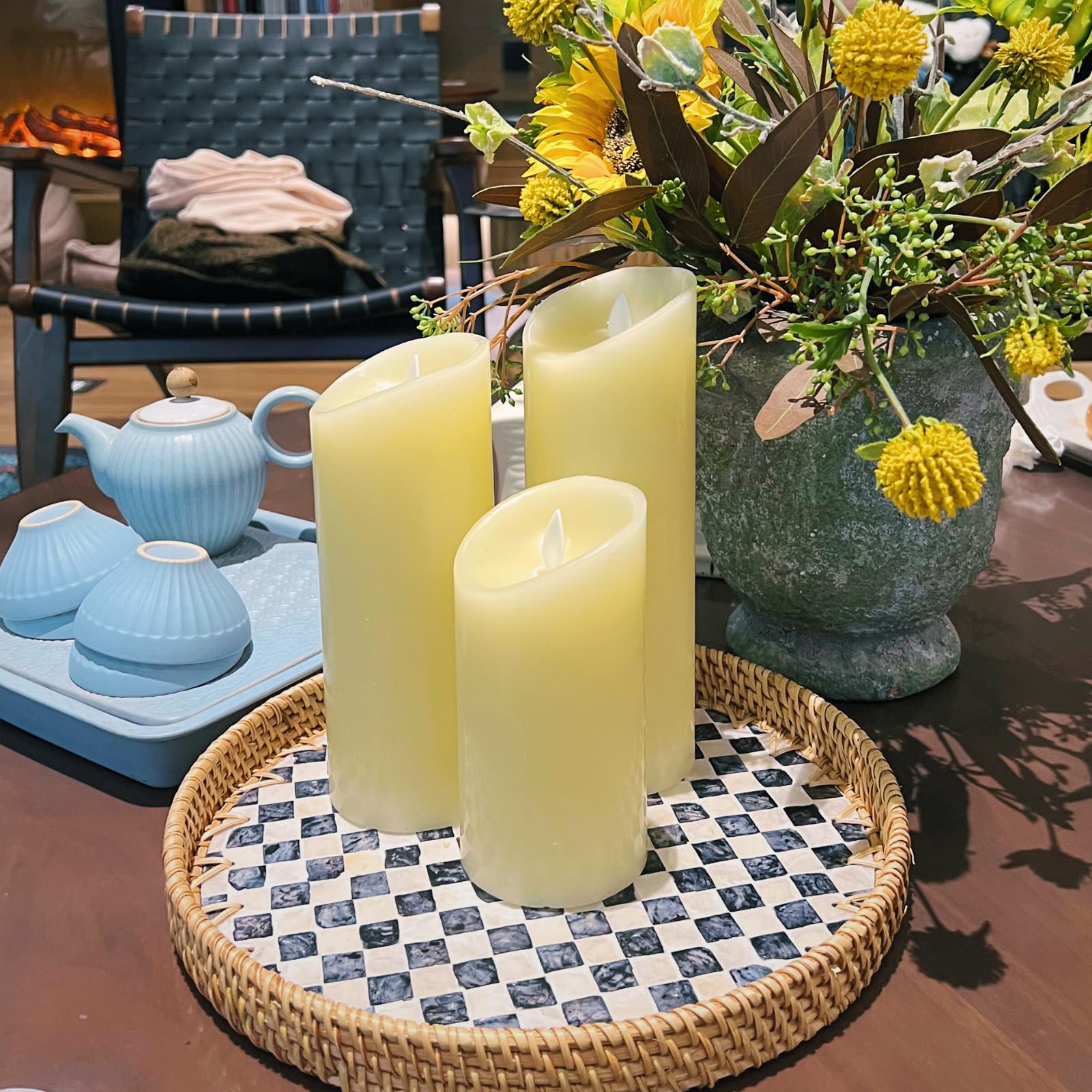 Bandeja de ratán a cuadros con nácar, bandeja redonda para mesa de café decorativa de 12 pulgadas, bandeja redonda de mimbre boho decorativa tejida (tablero de ajedrez)