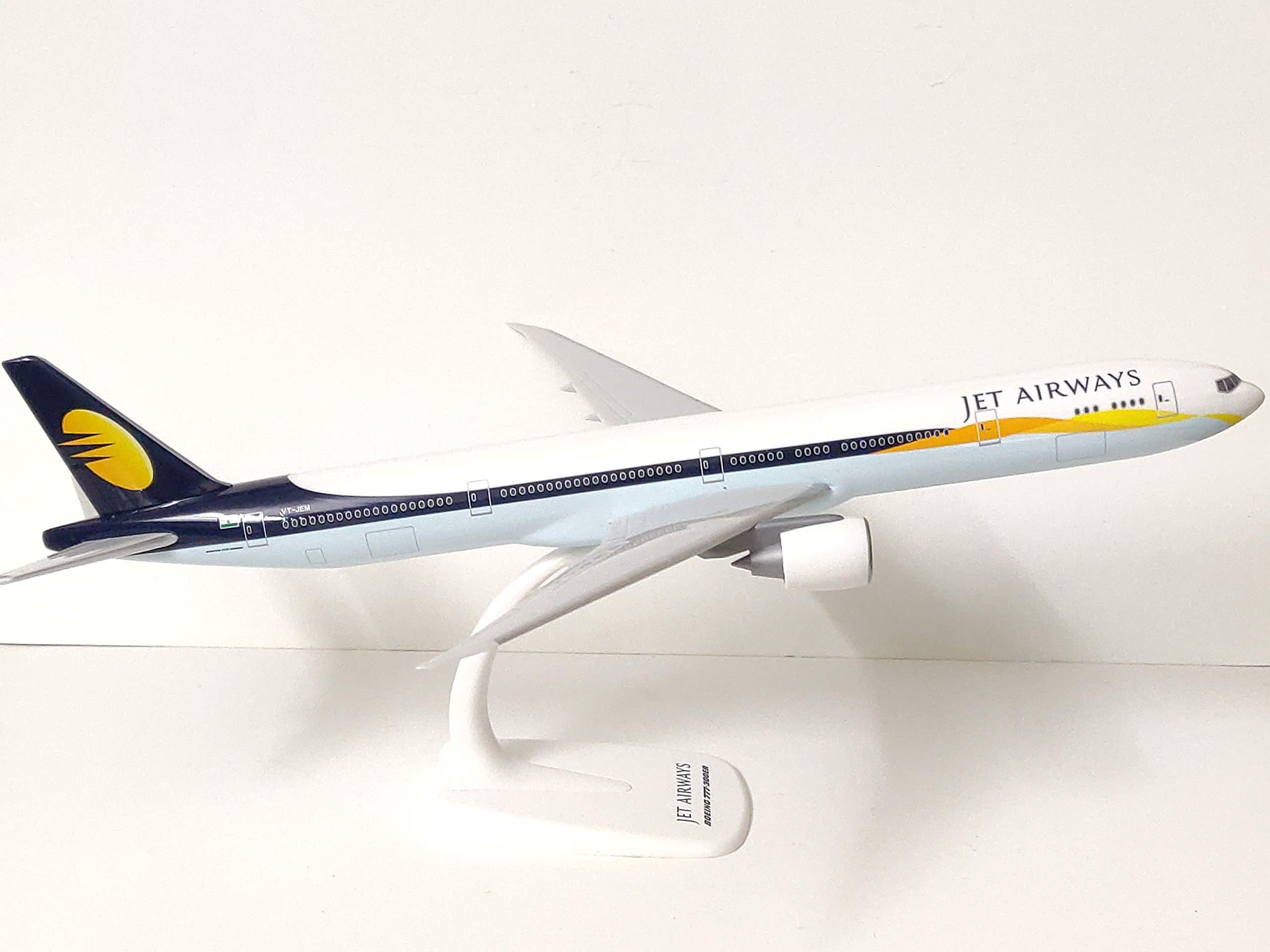 DBJETS Plastic Boeing 777300er Aircraft Model, Pack Of 1, White
