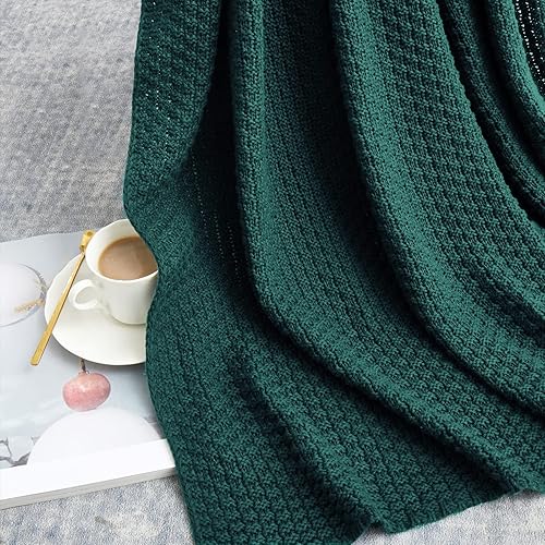 Miniatura 7 de TREELY Juego de 3 mantas de punto verde oscuro, mantas de punto cálidas de 50 x 60 pulgadas y 2 fundas de almohada cuadradas de 18 x 18 pulgadas,