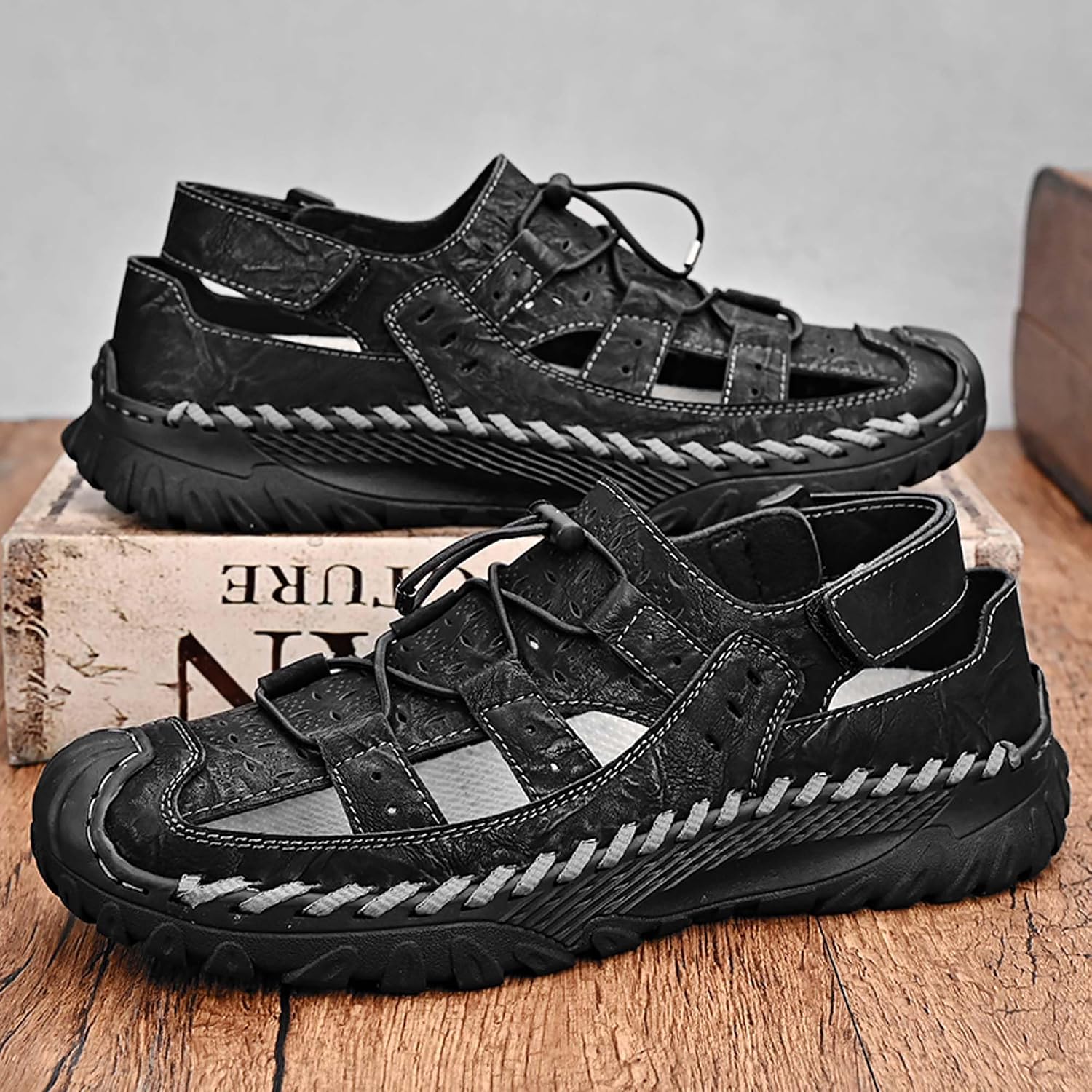 Men's Cowhide Closed Toe Sandals Sports Casual Handmade Sandals Adjustable Slip On Walking Shoes Slip Resistant Outdoor Climbing Off-Road Camping Shoes