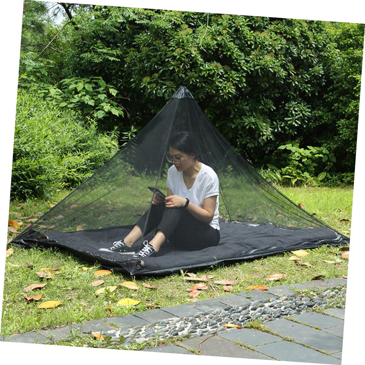 BESTonZON Zanzariera Portatile Triangolare per Esterno Leggera e Traspirante per Campeggio Escursionismo Giardino e Balcone Nero