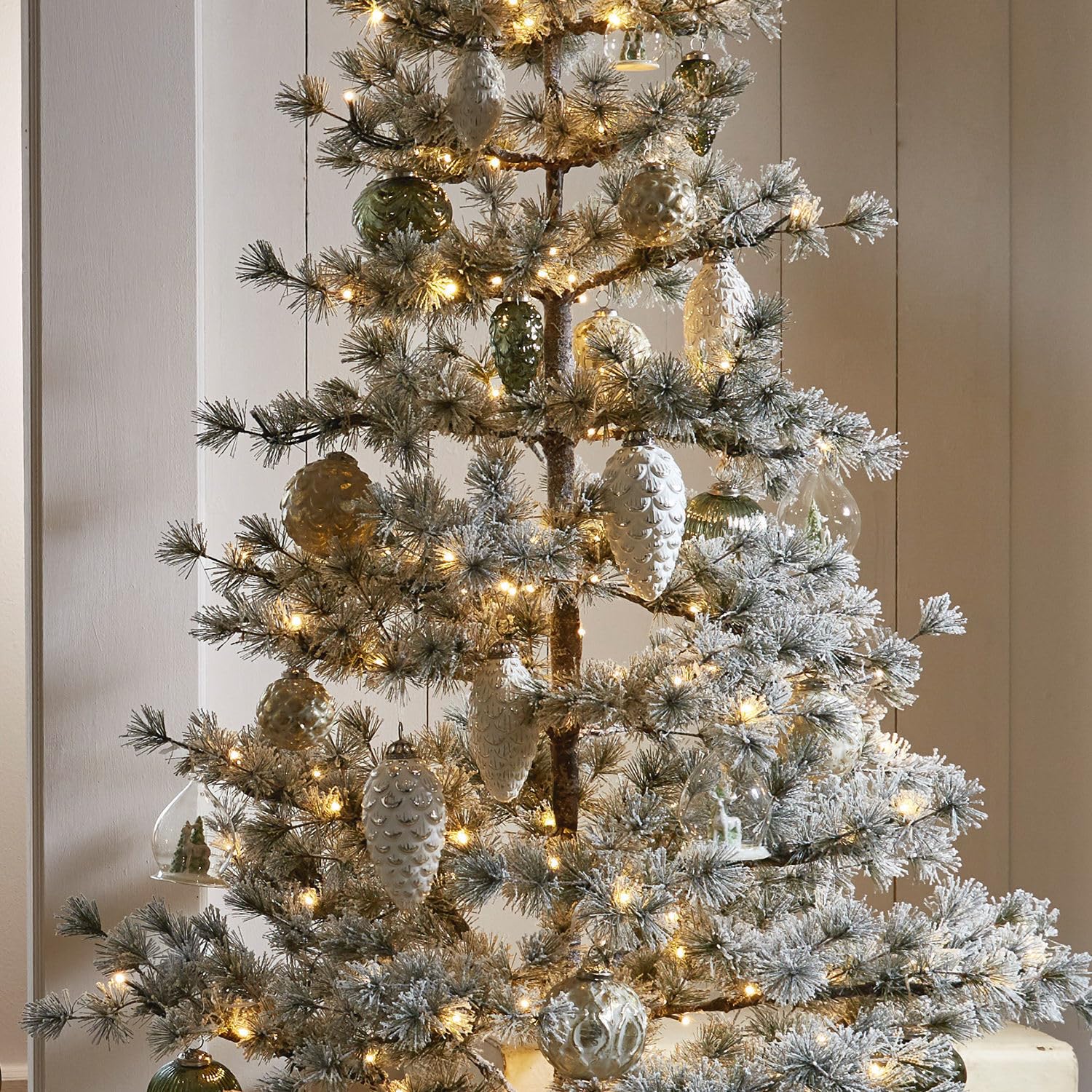 Loberon Weihnachtsschmuck 6er Set Ã‰va, antikweiß | Tannenzapfen-Look, Bauernsilber & Feines Antik-Finish, Christbaumschmuck, Weihnachtsdeko, Weihnachten, Glas, Eisen