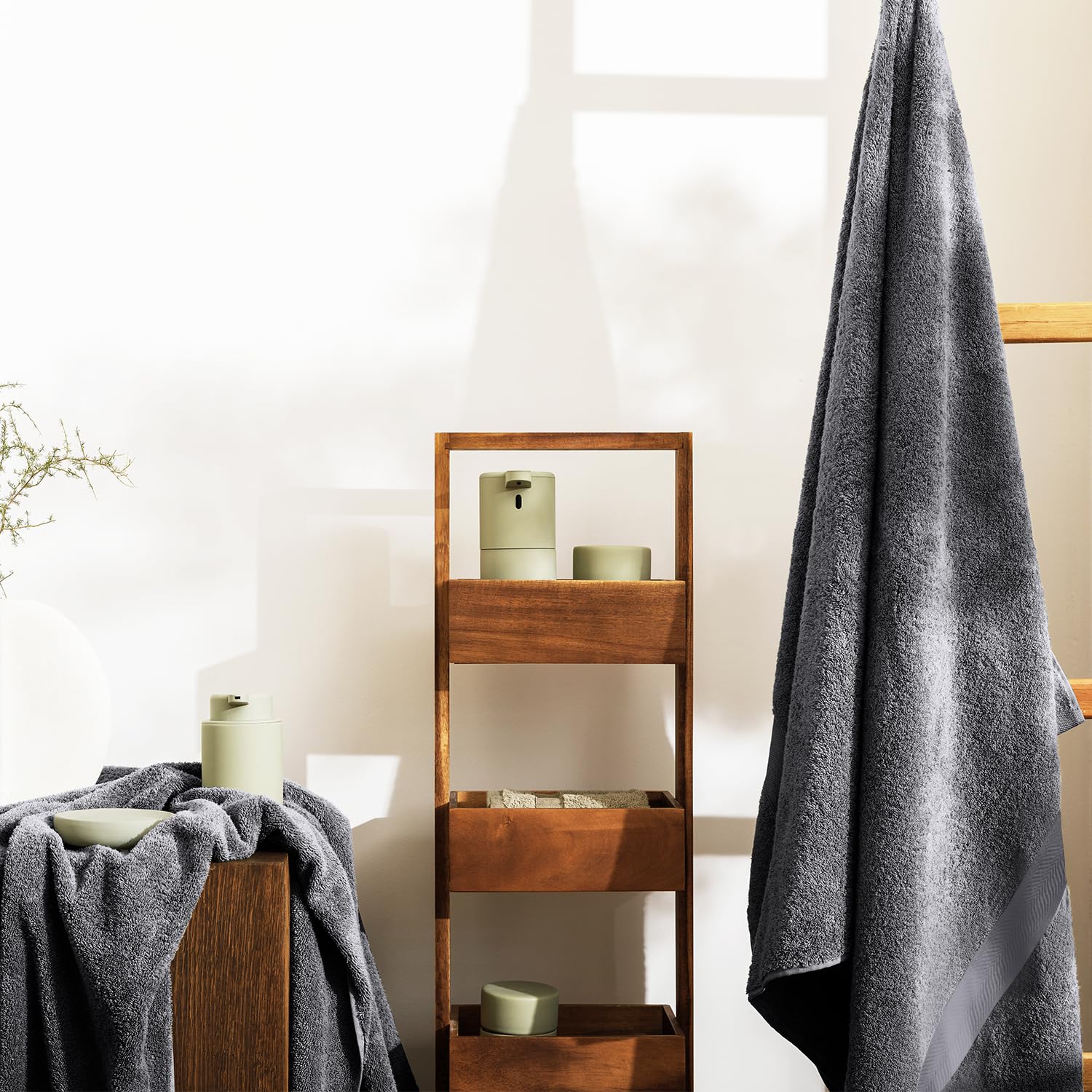 Oakias Juego de 8 toallas de color gris oscuro de 600 g/m², 2 toallas de baño, 2 toallas de mano y 4 paños de baño, altamente absorbentes