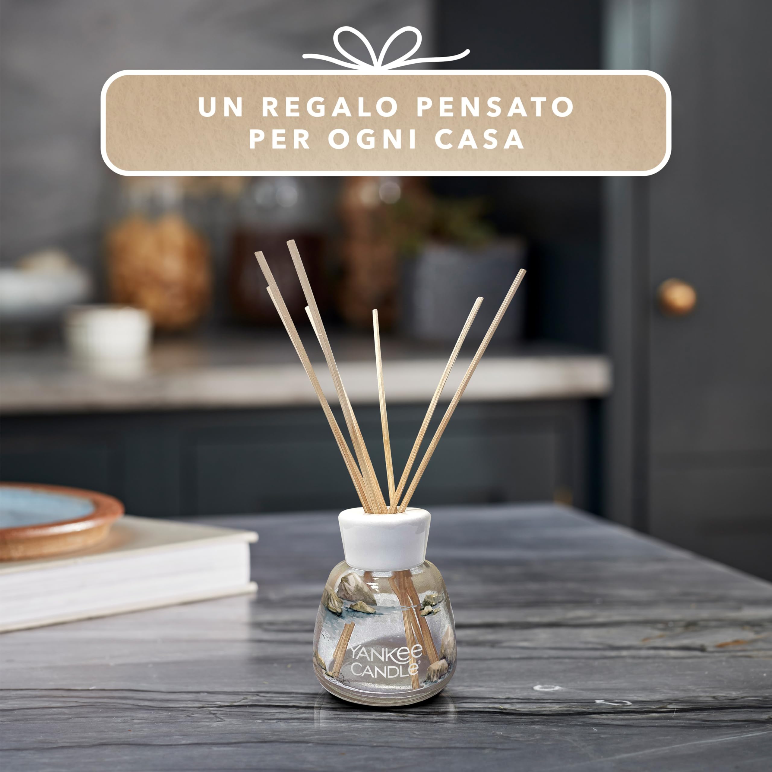 Yankee Candle Signature Diffusore a bastoncini | Ambra & Sandalo | 100 ml | Fino a 10 settimane di fragranza | Confezione riciclabile | Un regalo perfetto per una donna