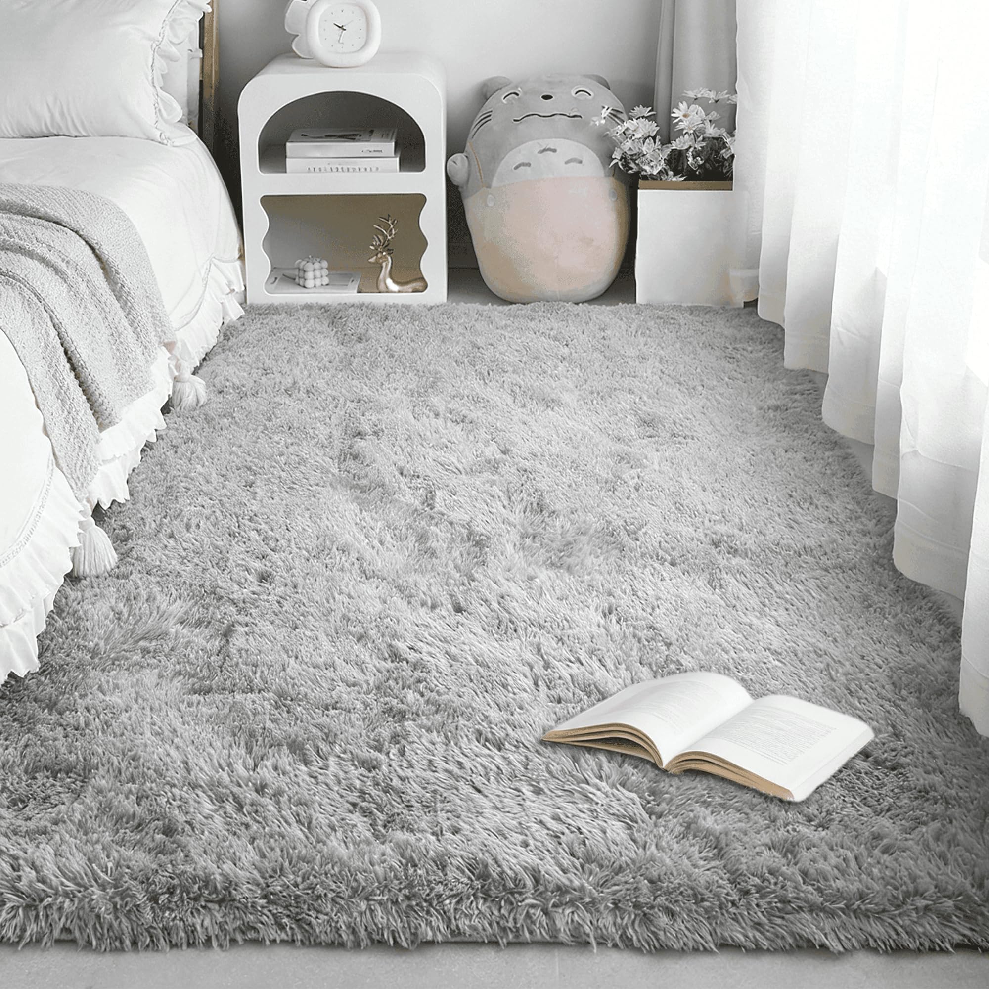 Tapis longs poils 130 x 170 cm moderne design monochrome gris pour canapé natte