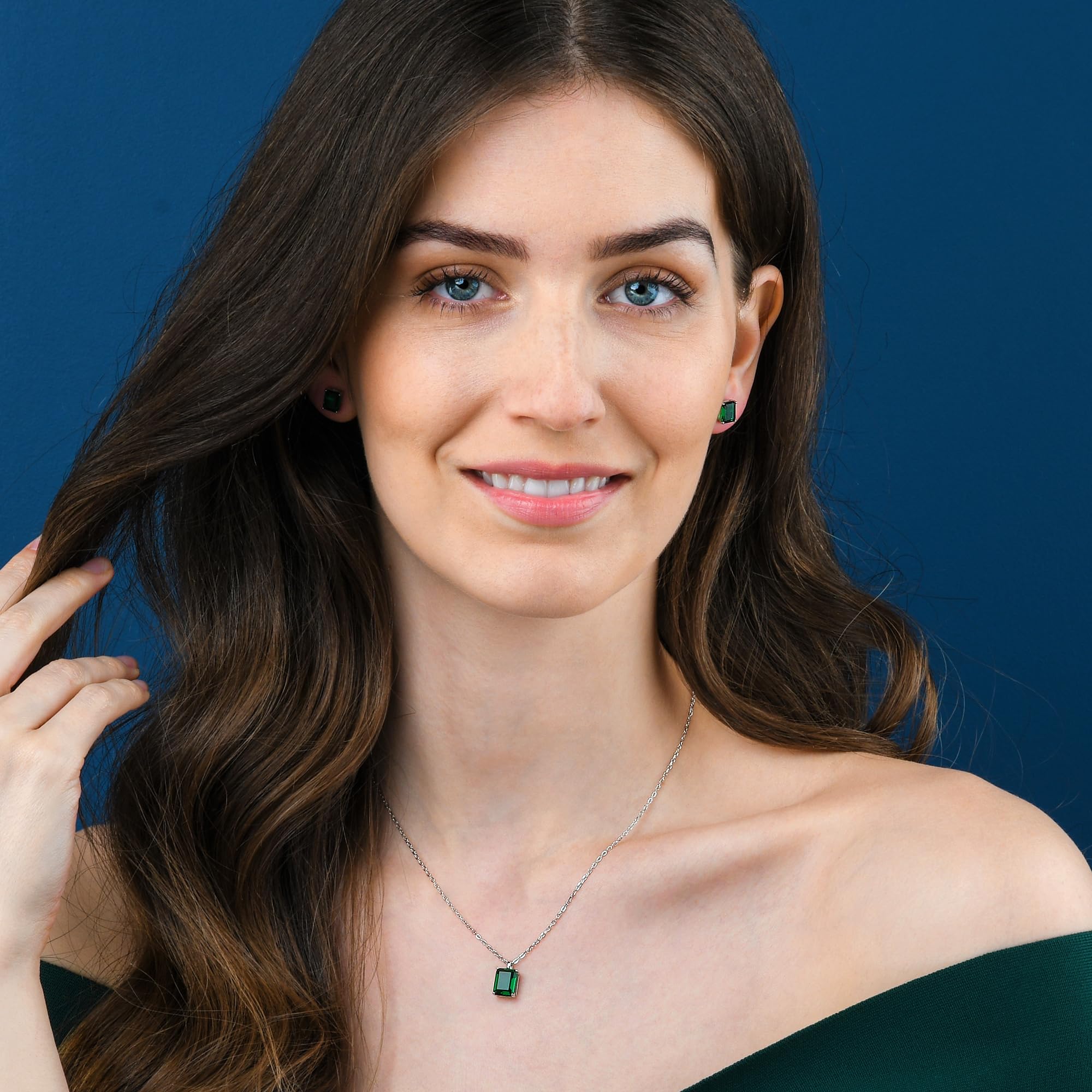 namana Collar con colgante de plata u oro para mujeres y adolescentes con una piedra rectangular solitaria, delicados collares para mujer en plata de ley 925 con piedras de color o transparentes de