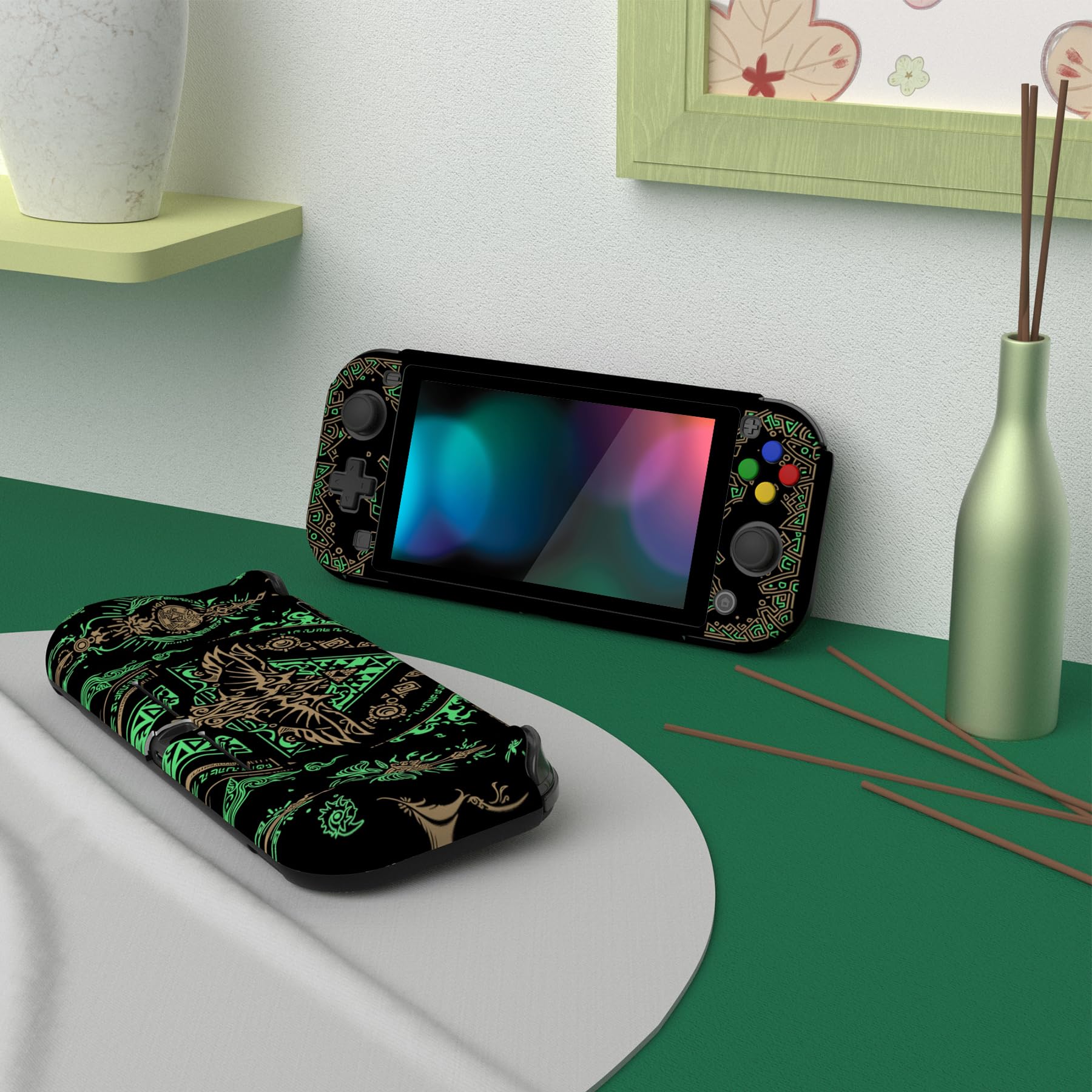 PlayVital Cover per Nintendo Switch Lite,Custodia Grip Ergonomica Copertura Protettiva Rigida Pellicola Copri Analogici per Nintendo Switch Lite Console-ZealProtect-Totem del Regno