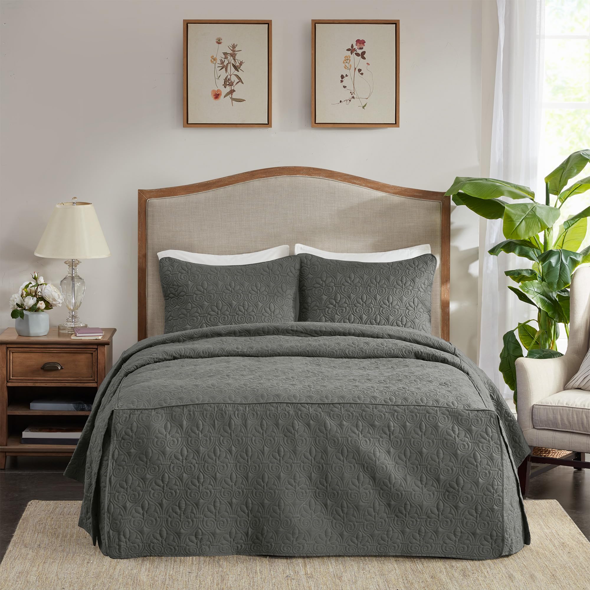 Madison Park Quebec Split Corner Quilted Bedspread Classic Traditional Design All Season, Lightweight, Bedding Set, Matching Shams, King, Damask Quilted Dark Grey 3 Piece