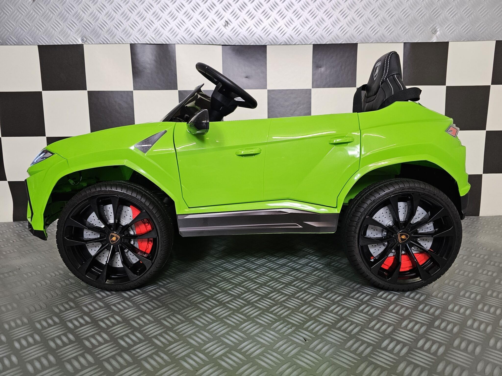 Lamborghini URUS Kids Car 12V Green RC Parental Car 1-5 Year Old