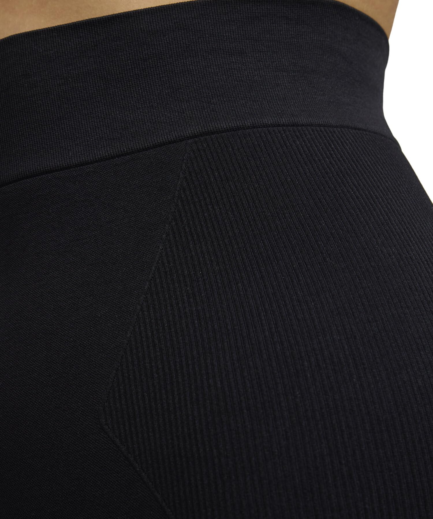 FALKE Damen Smart Support High-Waisted Shapewear-Unterhose atmungsaktives schnelltrocknendes Funktionsmaterial Shorts nahtlos und figurformend an Hüfte, Taille und Oberschenkel 1 Stück