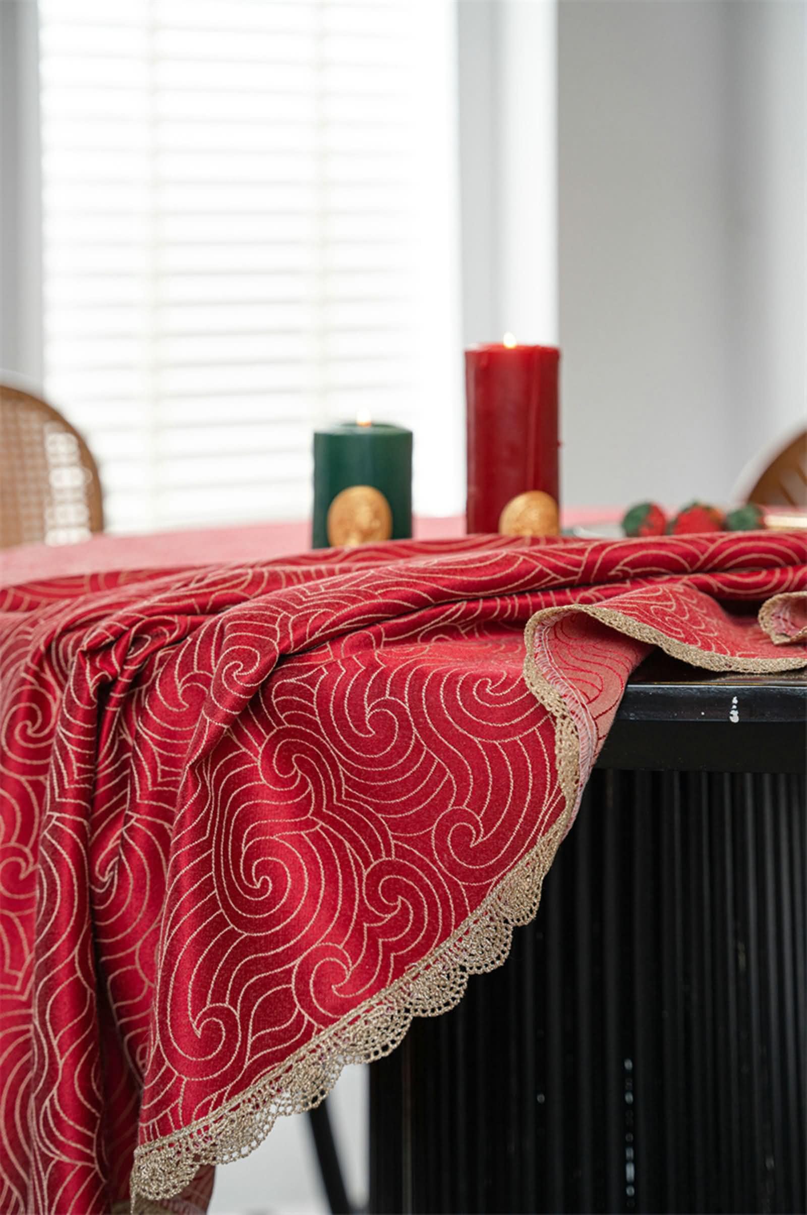 Daesar Manteles de Mesa Redonda Antimanchas,Redondo 220CM(Redondo 86 Inch),Mantel Poliéster Mesa Patrón de Nubes de Encaje Mantel de Cocina Antimanchas Rojo