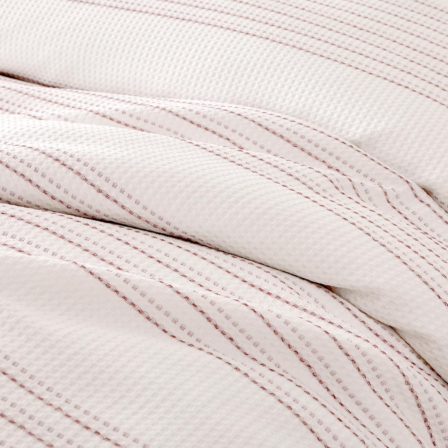 Amazon Basics Waffle Weave Microfiber 3-Piece Duvet Cover Set, Includes 1 Duvet Cover and 2 Pillow Shams, Queen, Pink Striped - Image 4
